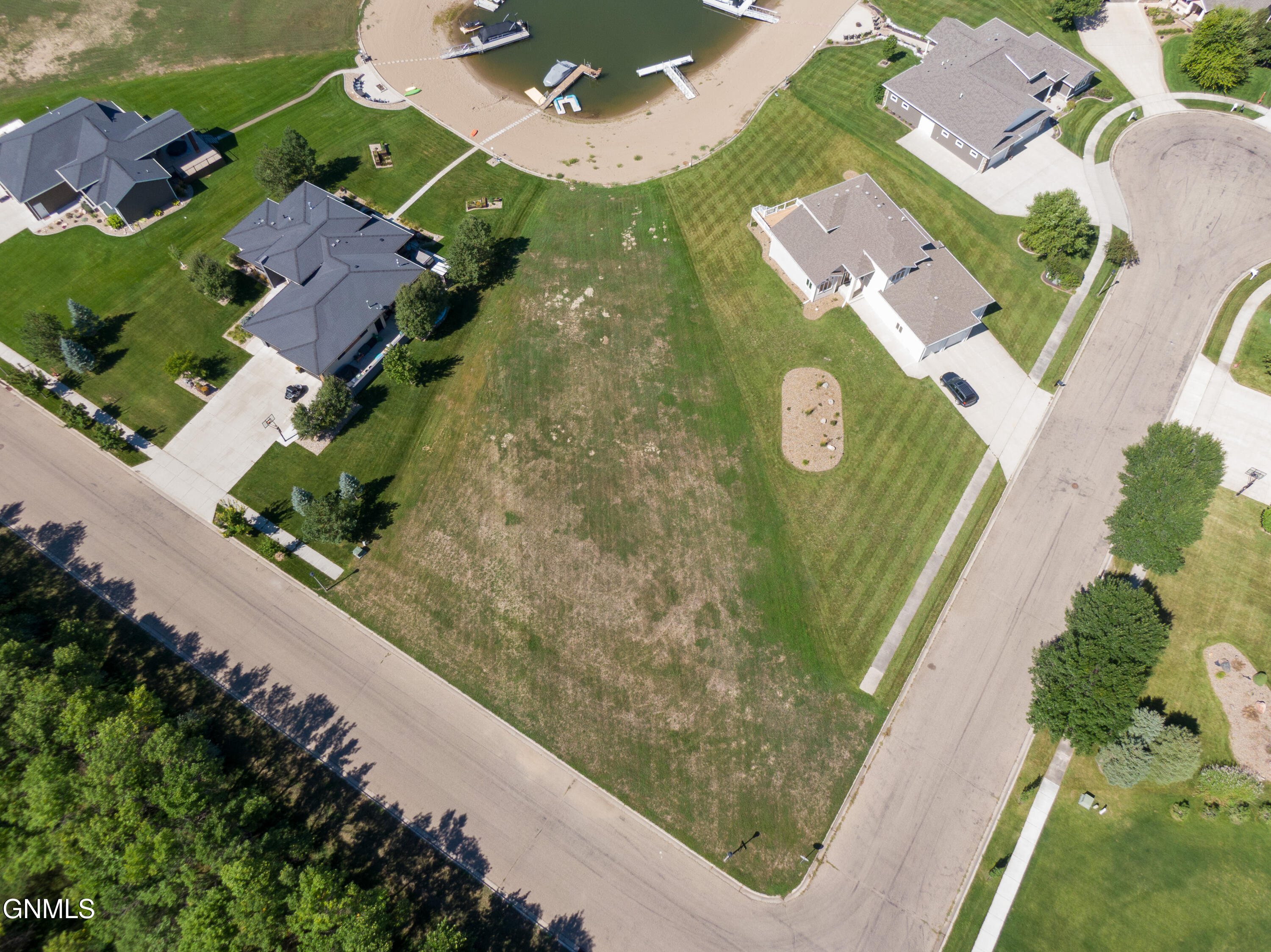 main property photo 4