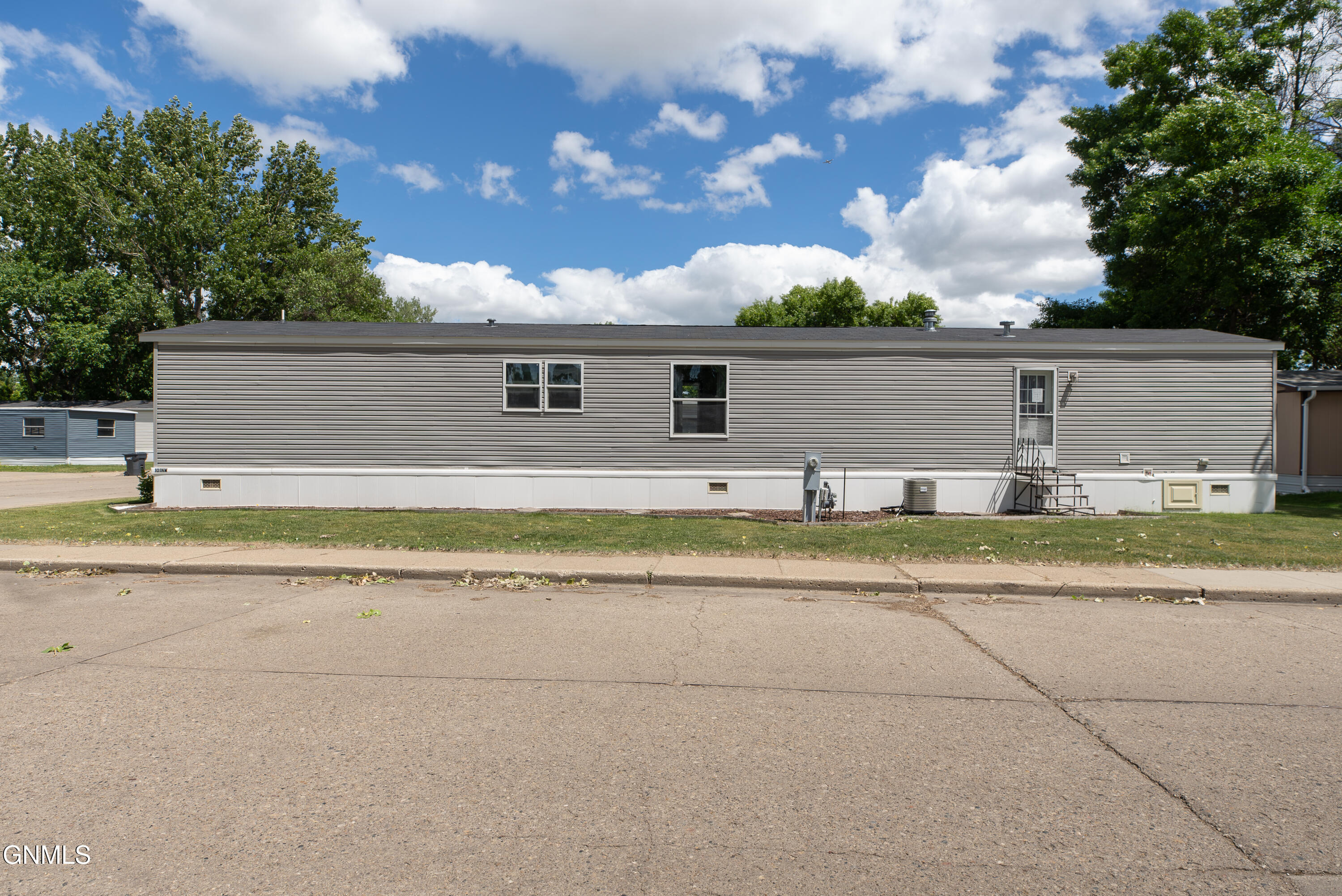 main property photo 26