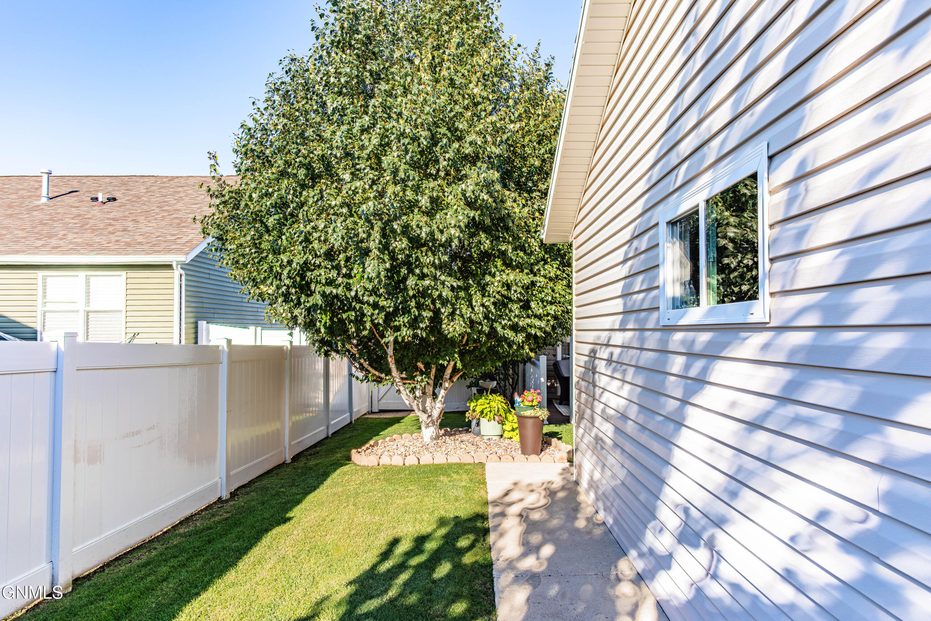 main property photo 91