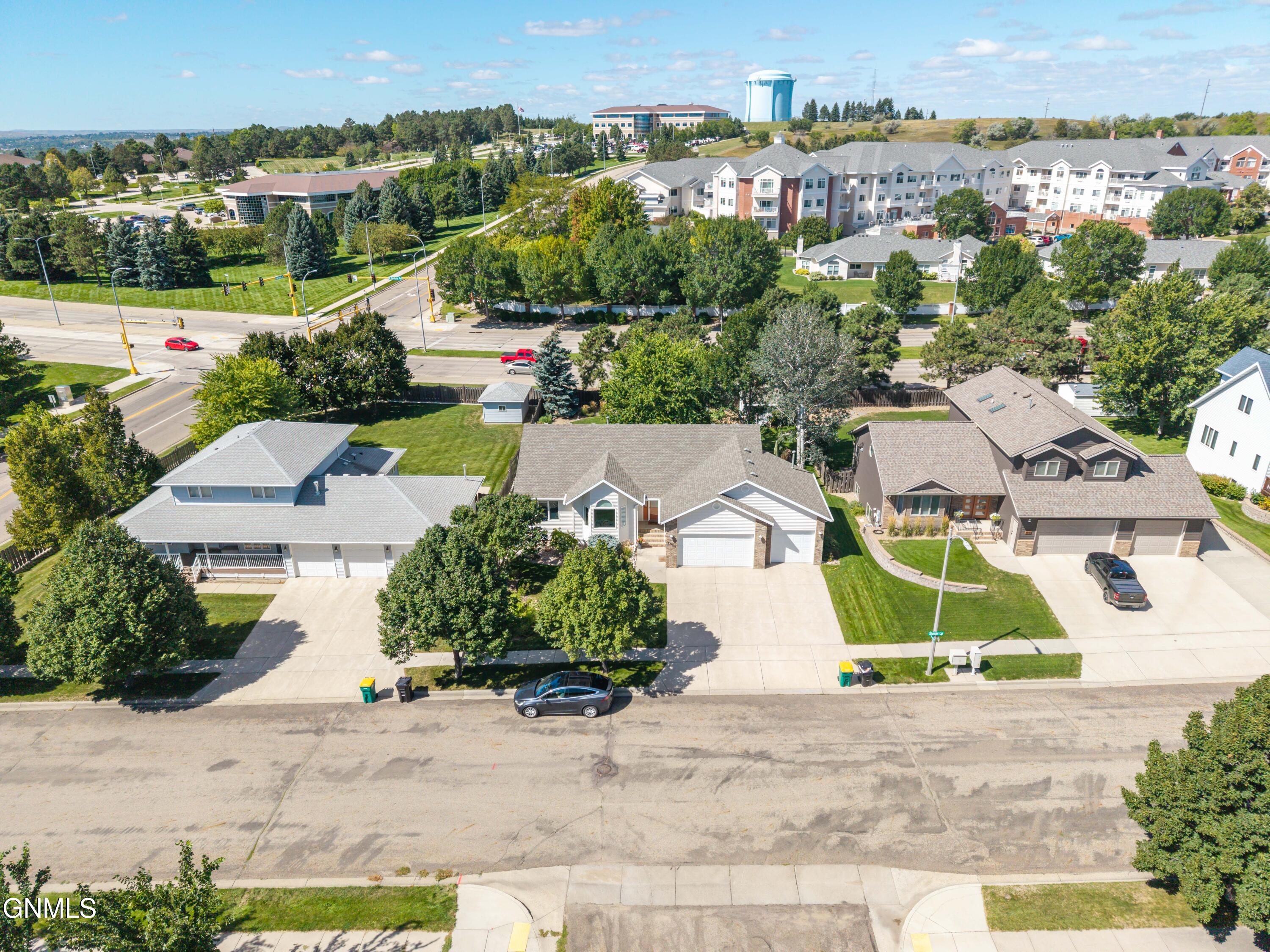 main property photo 12