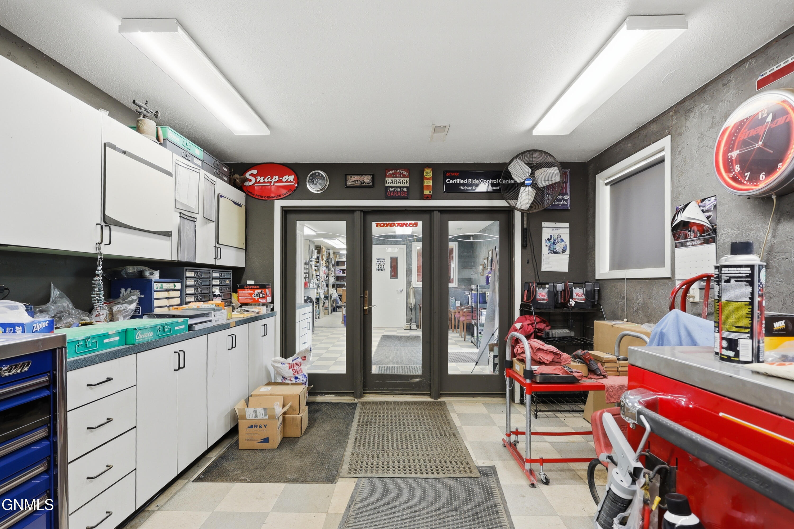 main property photo 17