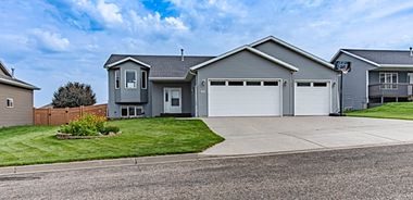 image of property with 4 Bed | 3 Bath | 2,111 Sqft