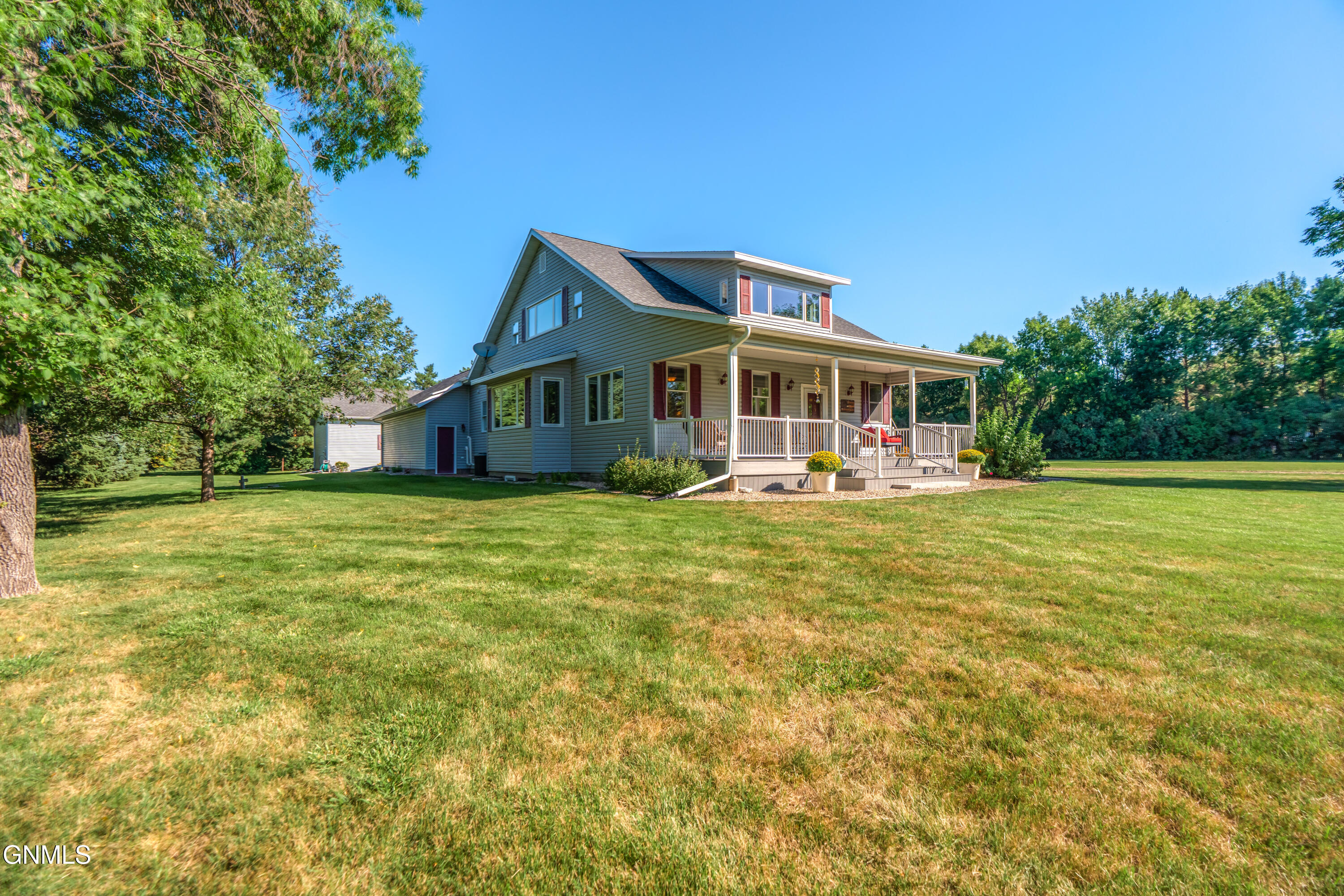 main property photo 40