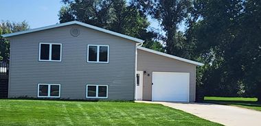 image of property with 3 Bed | 2 Bath | 1,968 Sqft