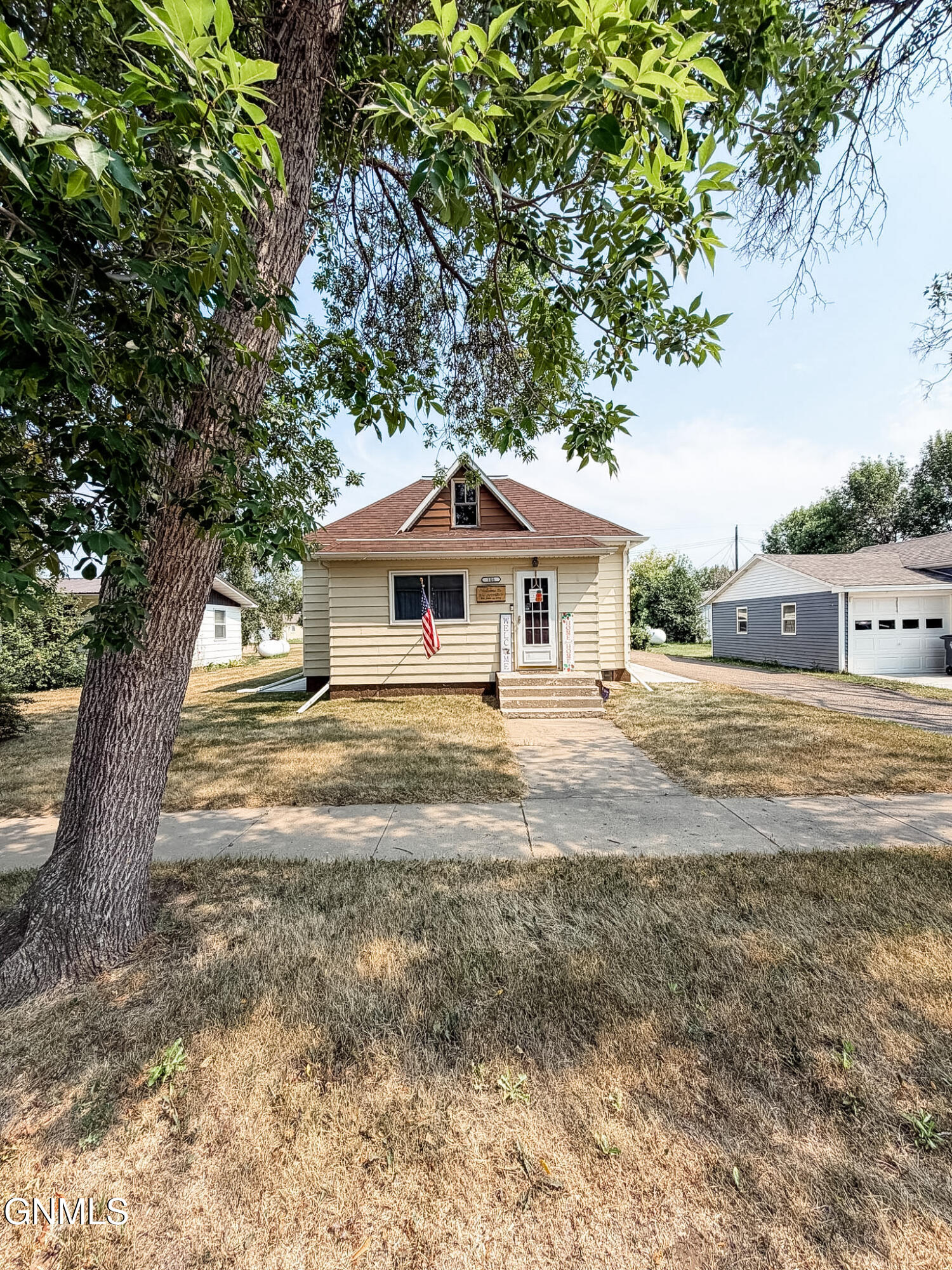 main property photo 20