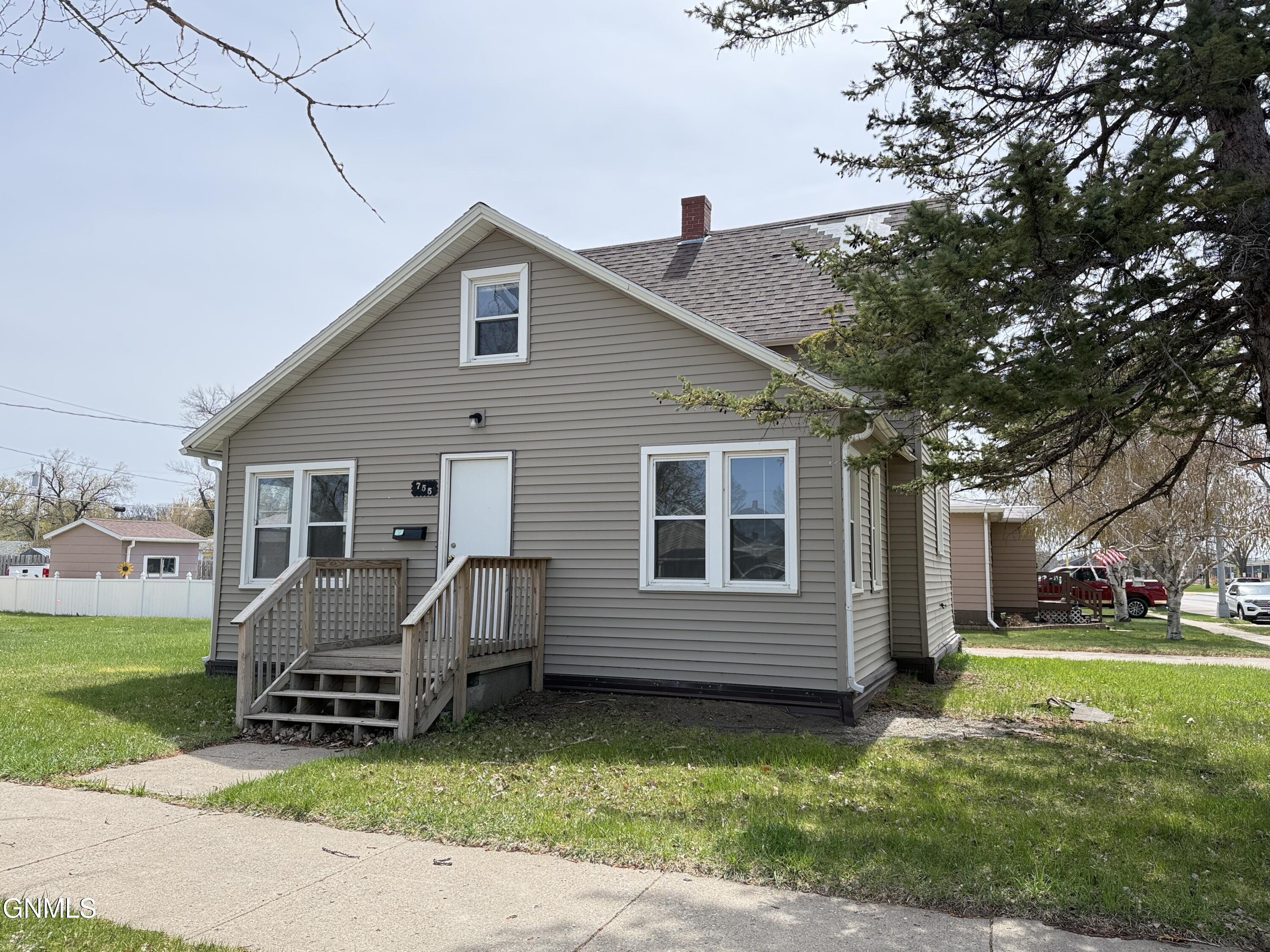 main property photo 10