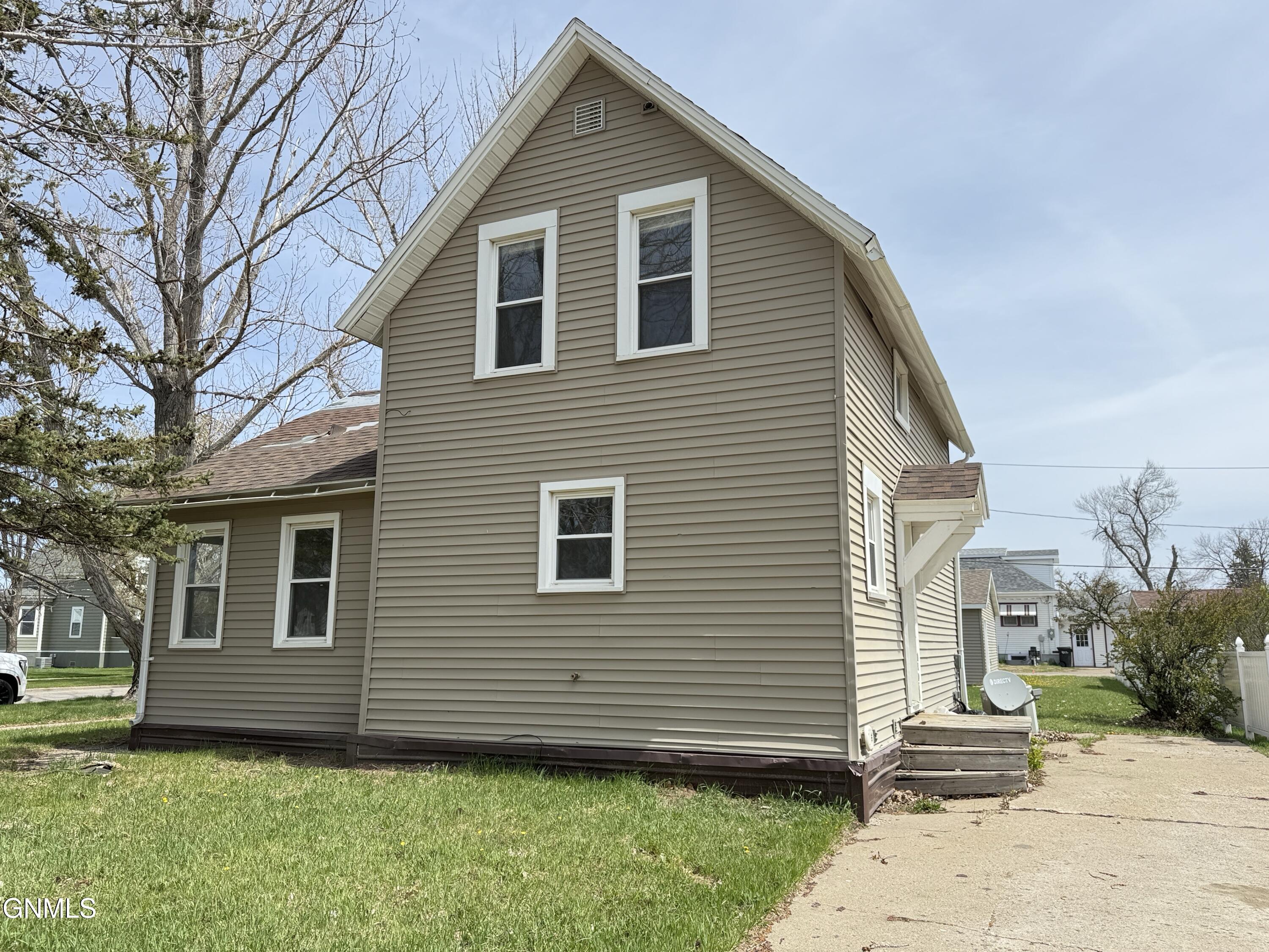 main property photo 12