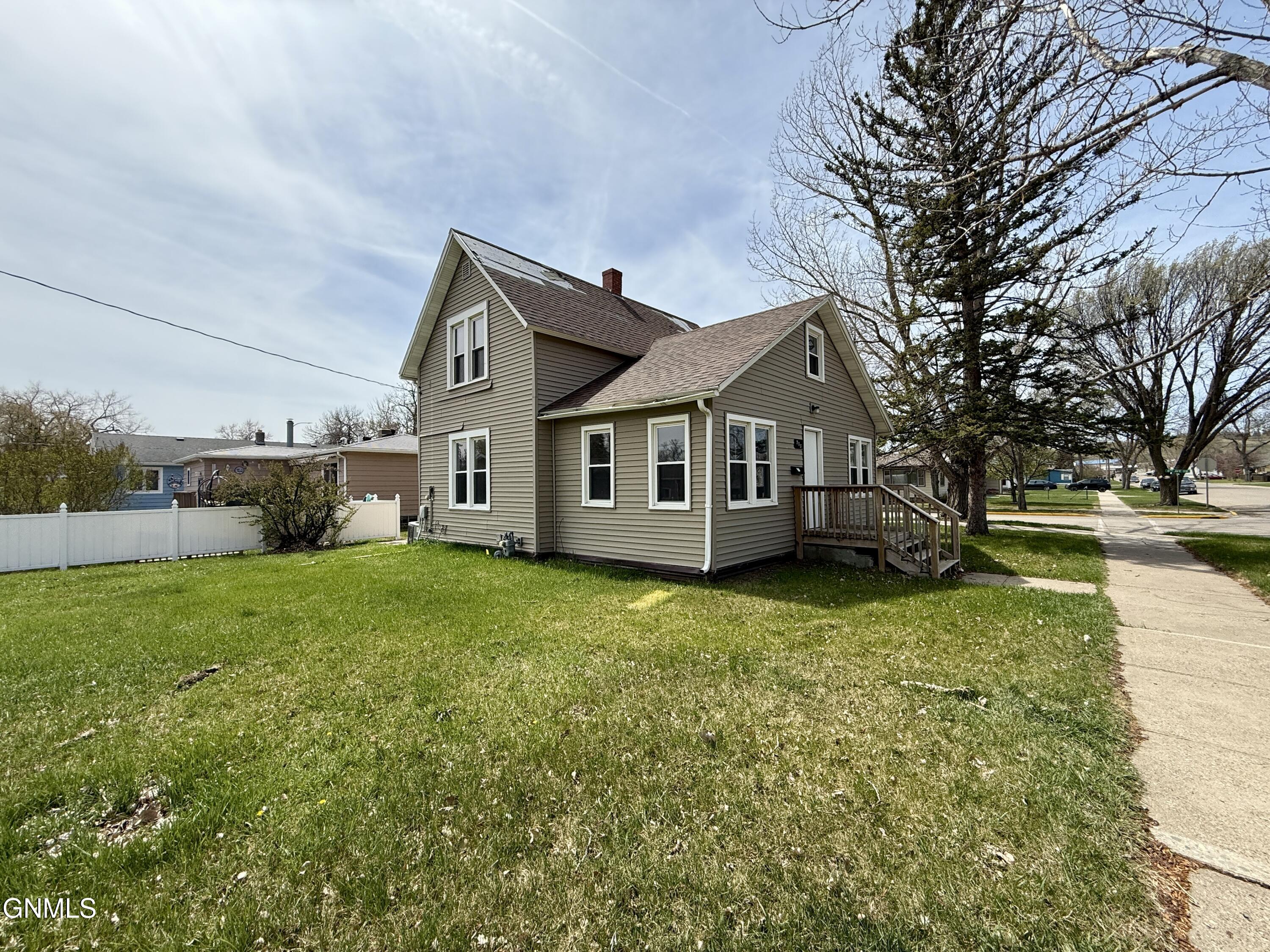 main property photo 14