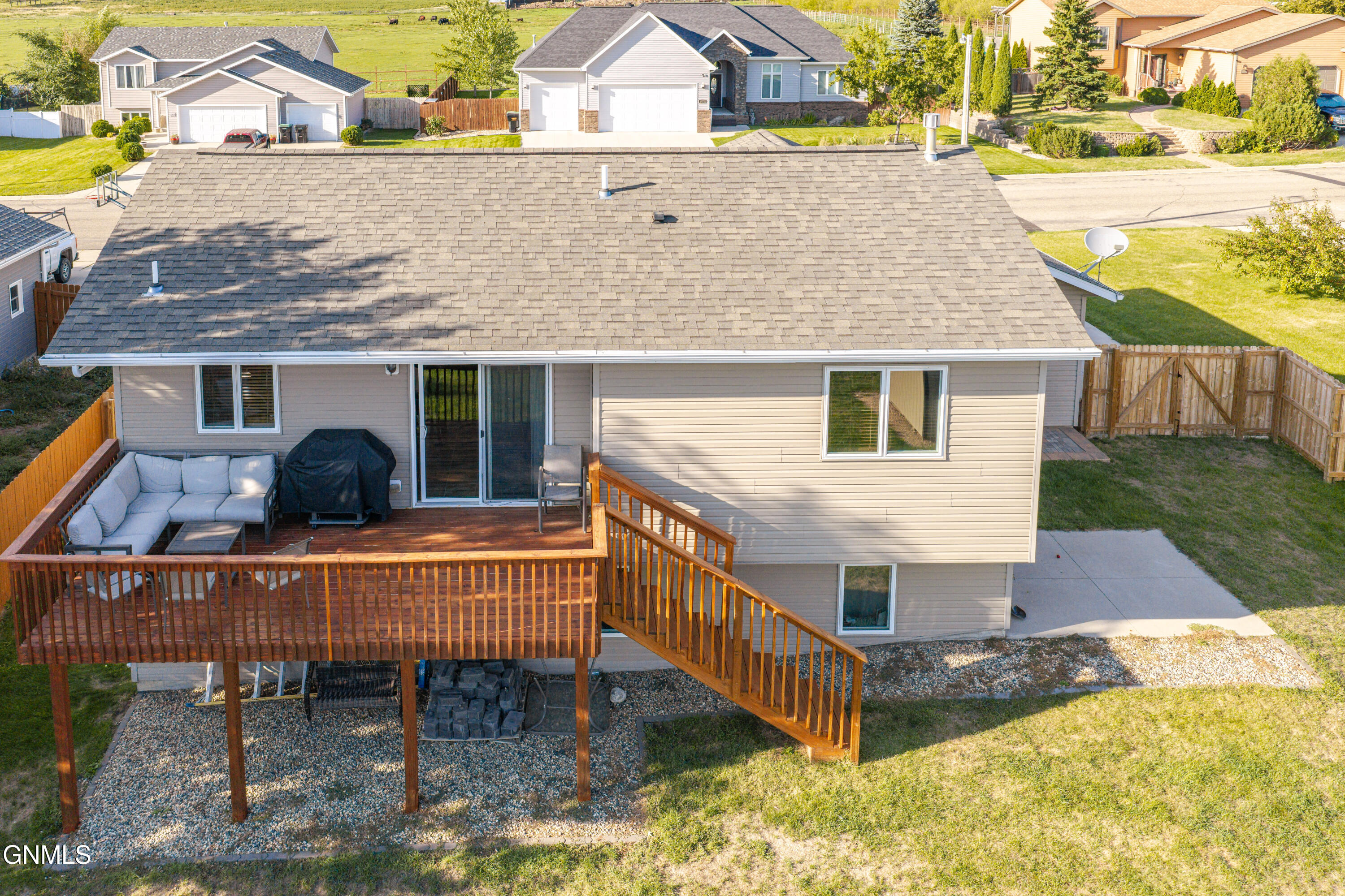 main property photo 51