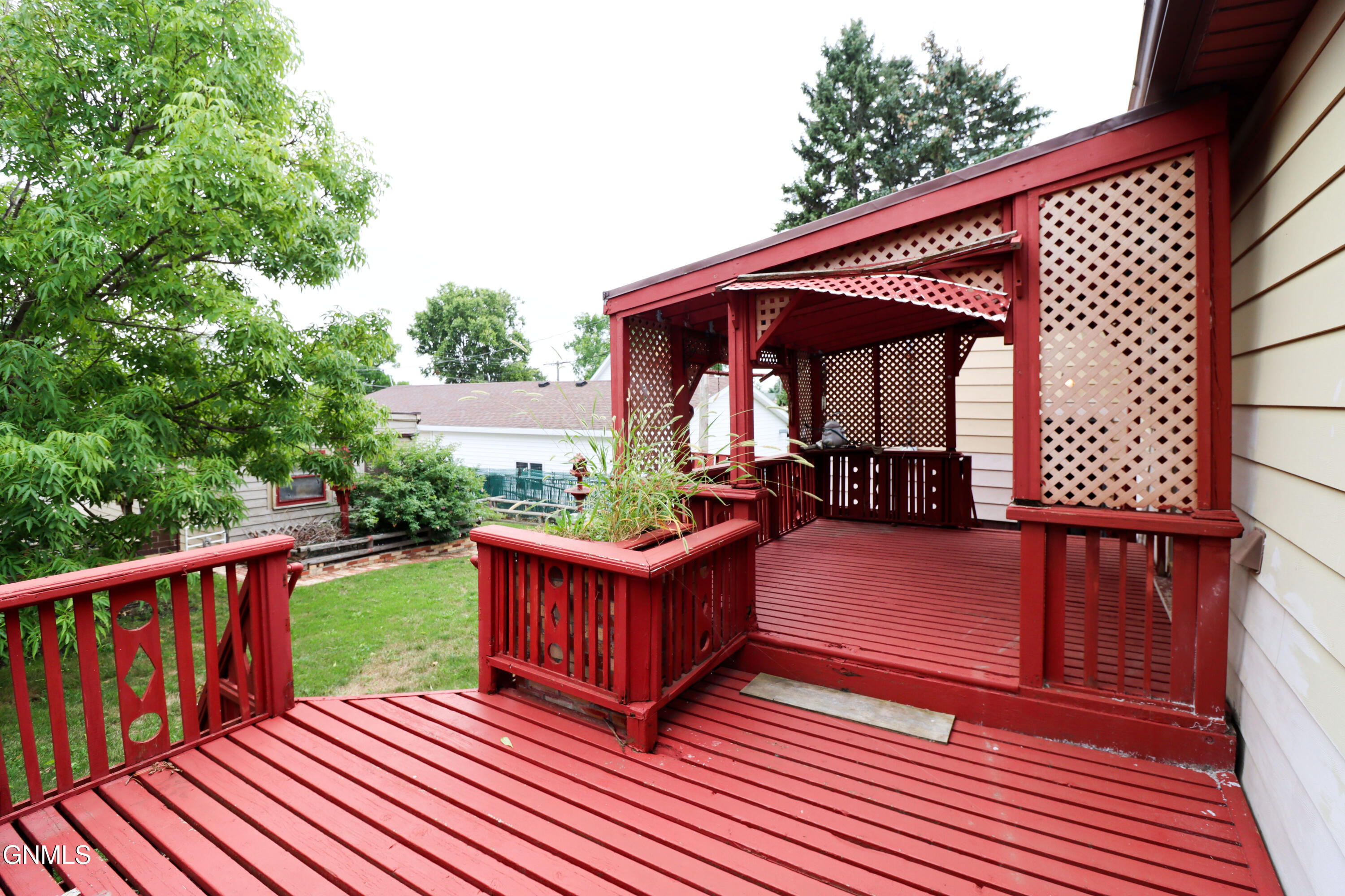 main property photo 10