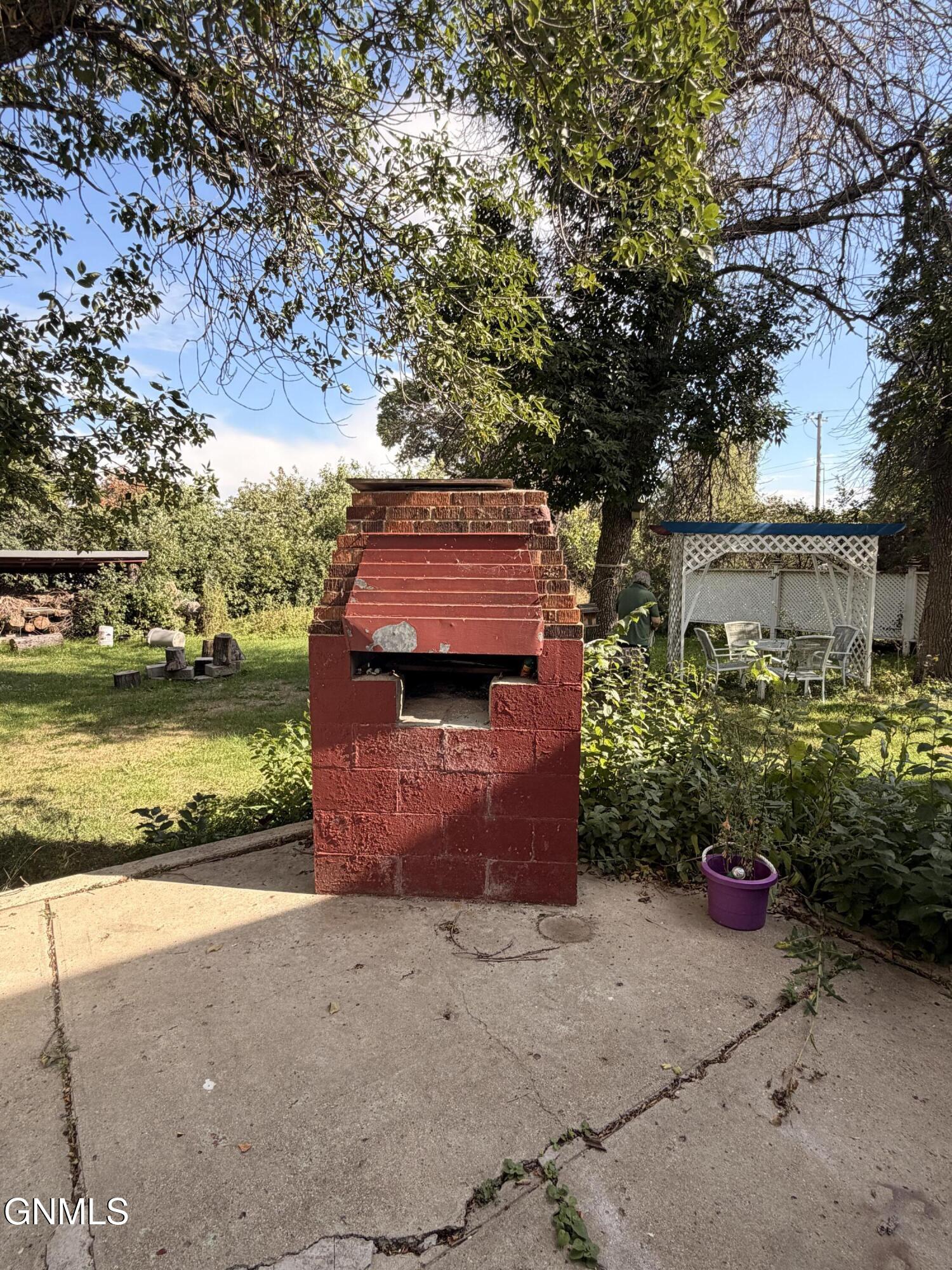 main property photo 25