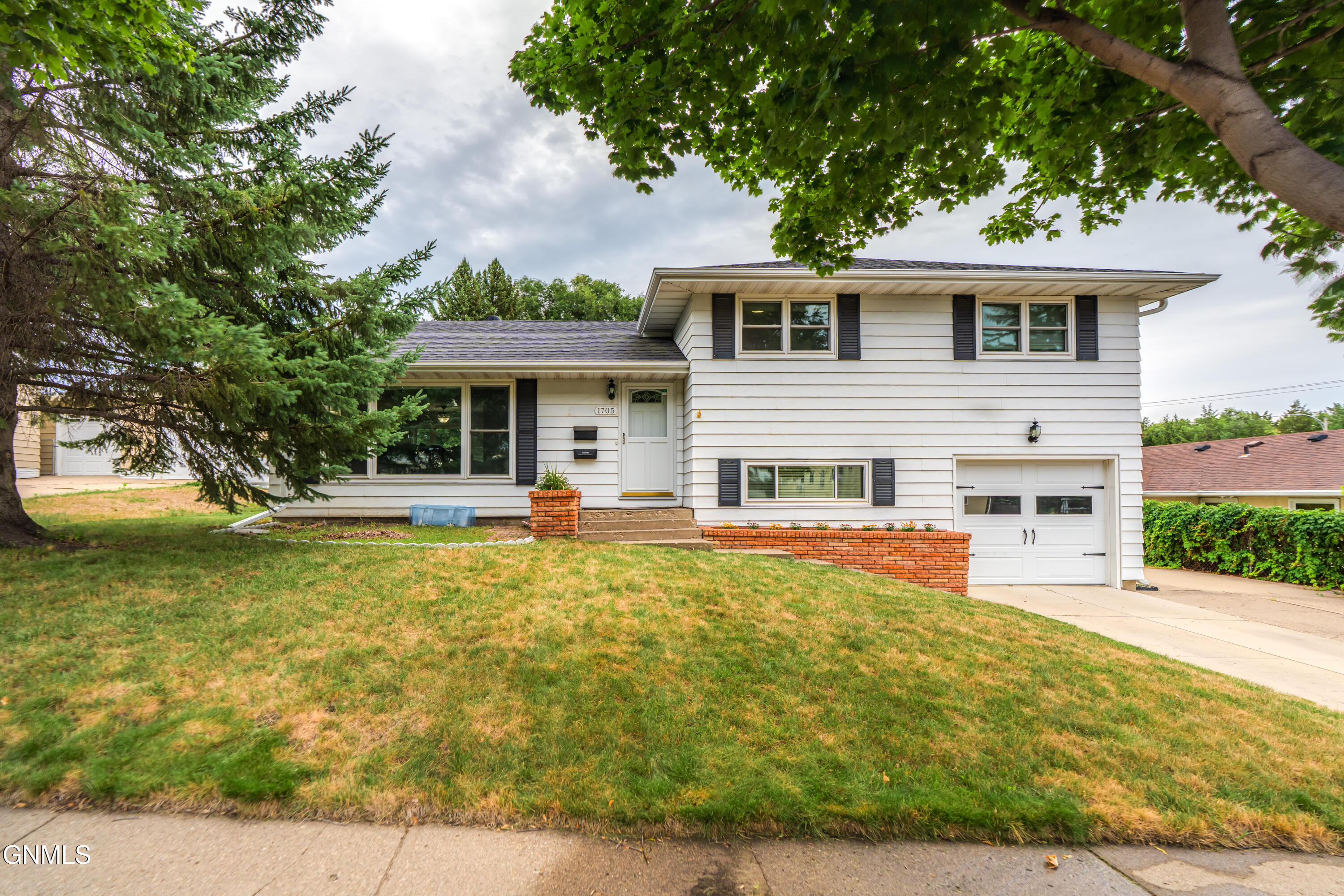 main property photo 58