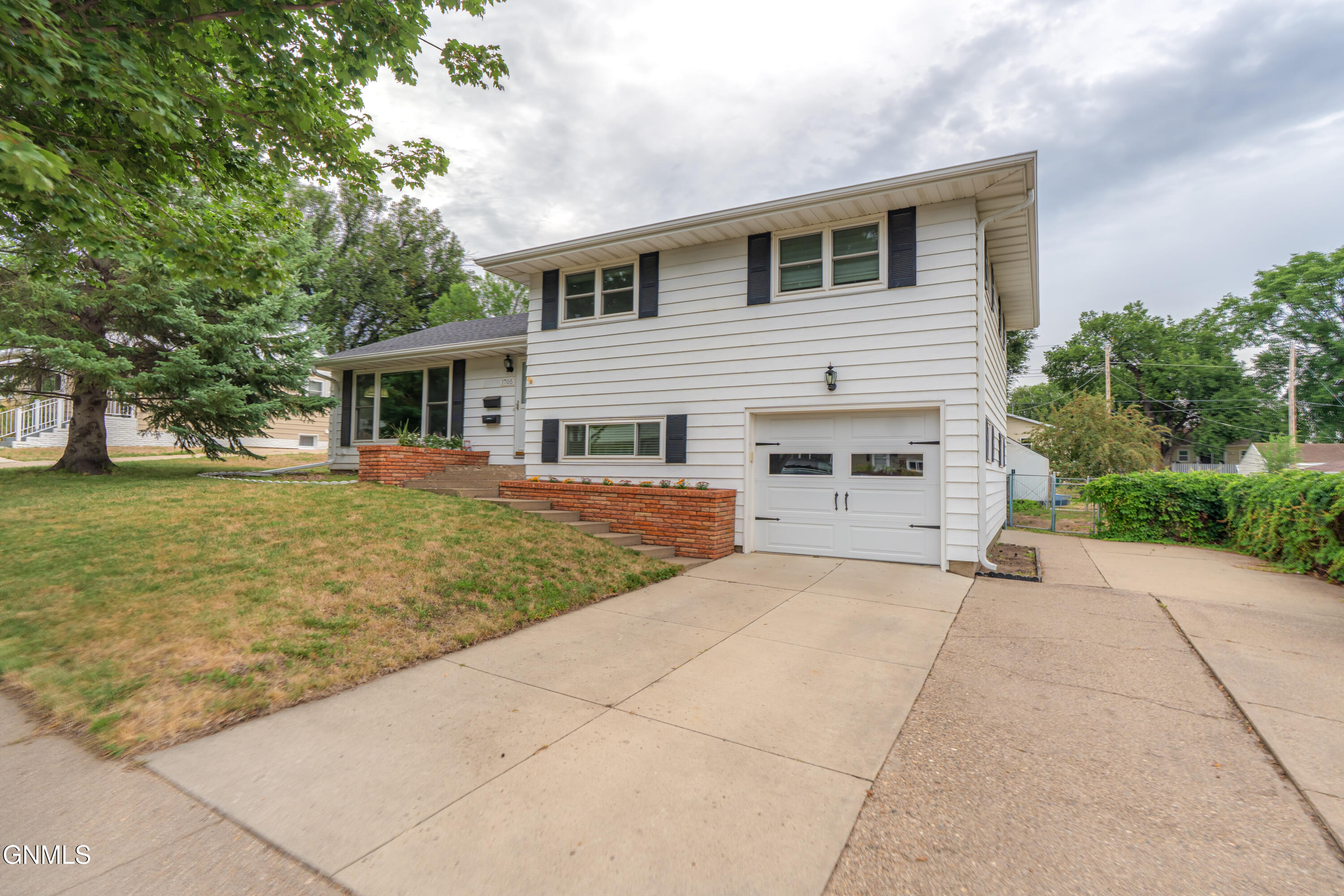main property photo 61