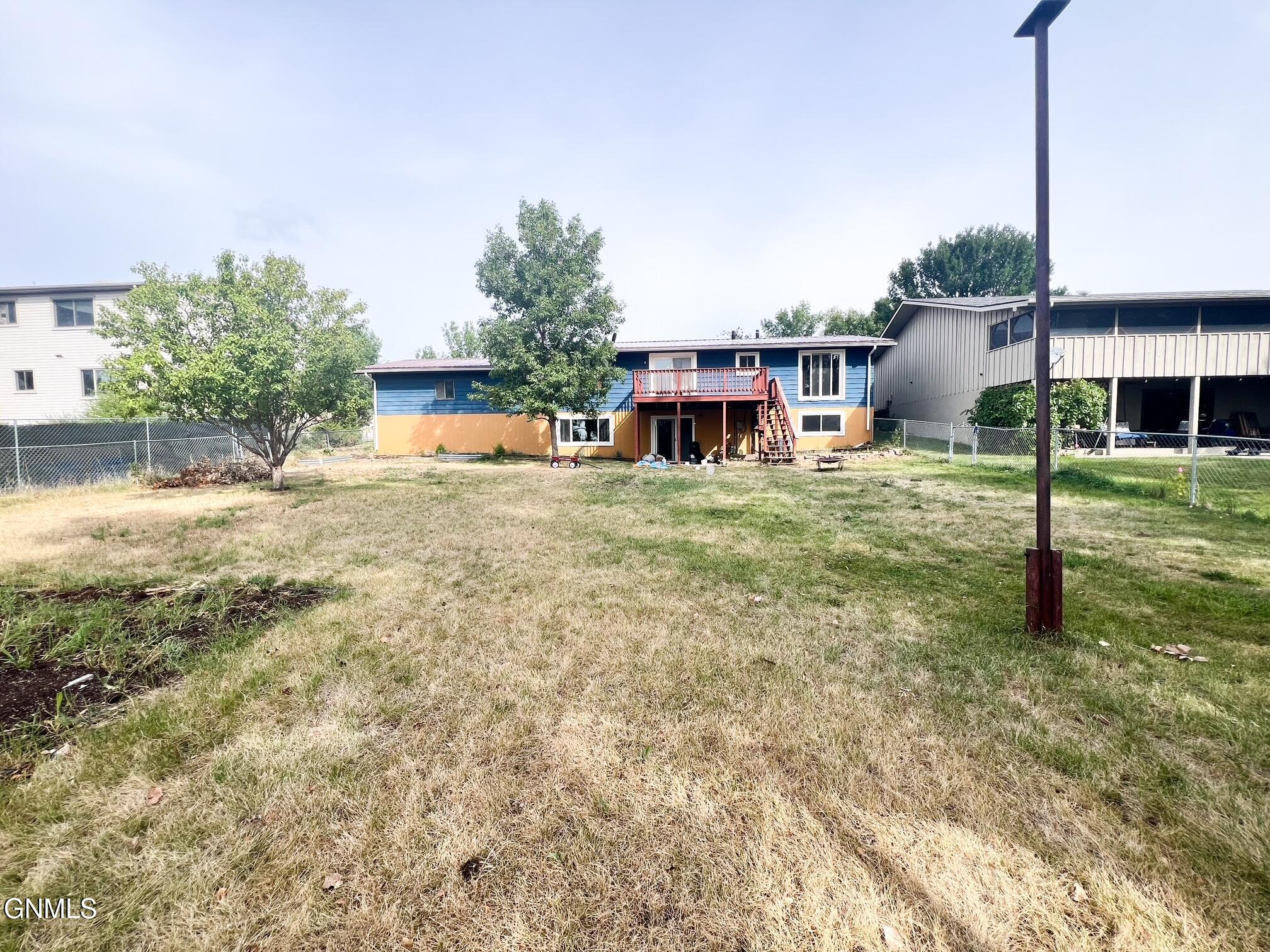 main property photo 23