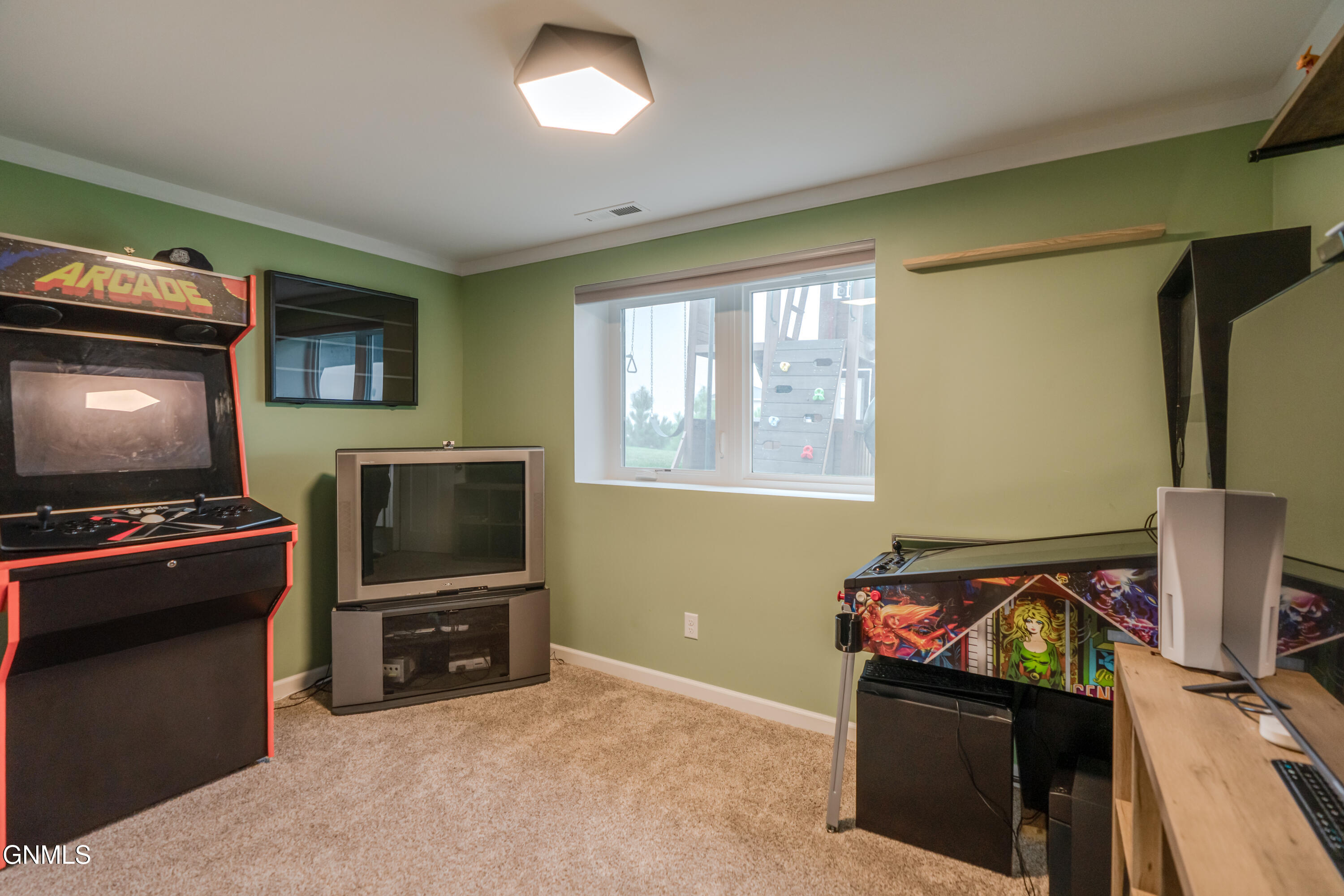 main property photo 59