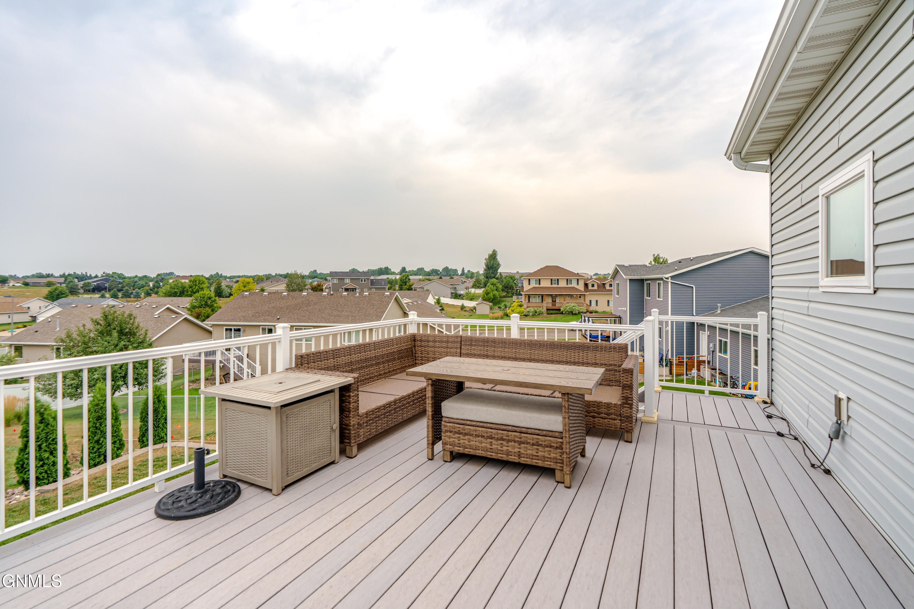 main property photo 75