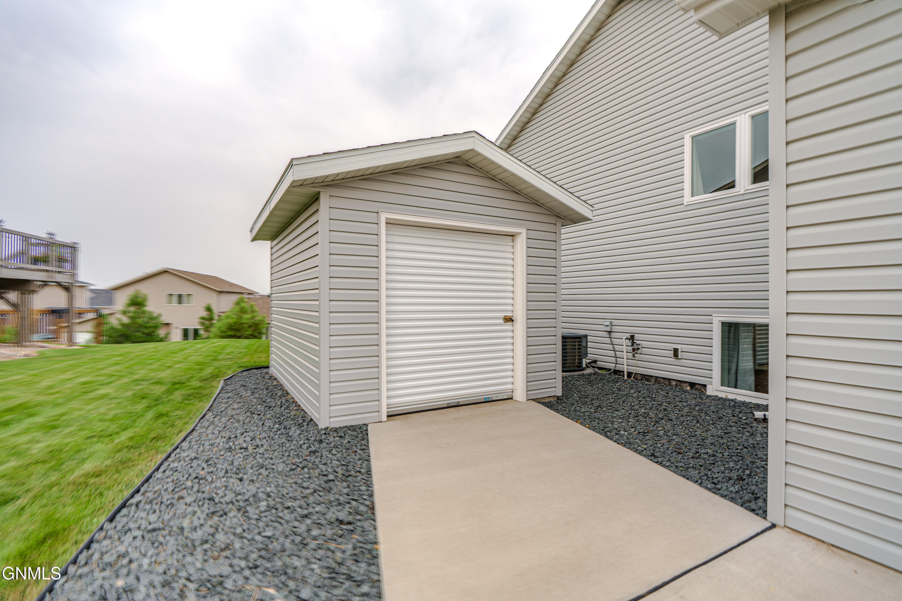 main property photo 79