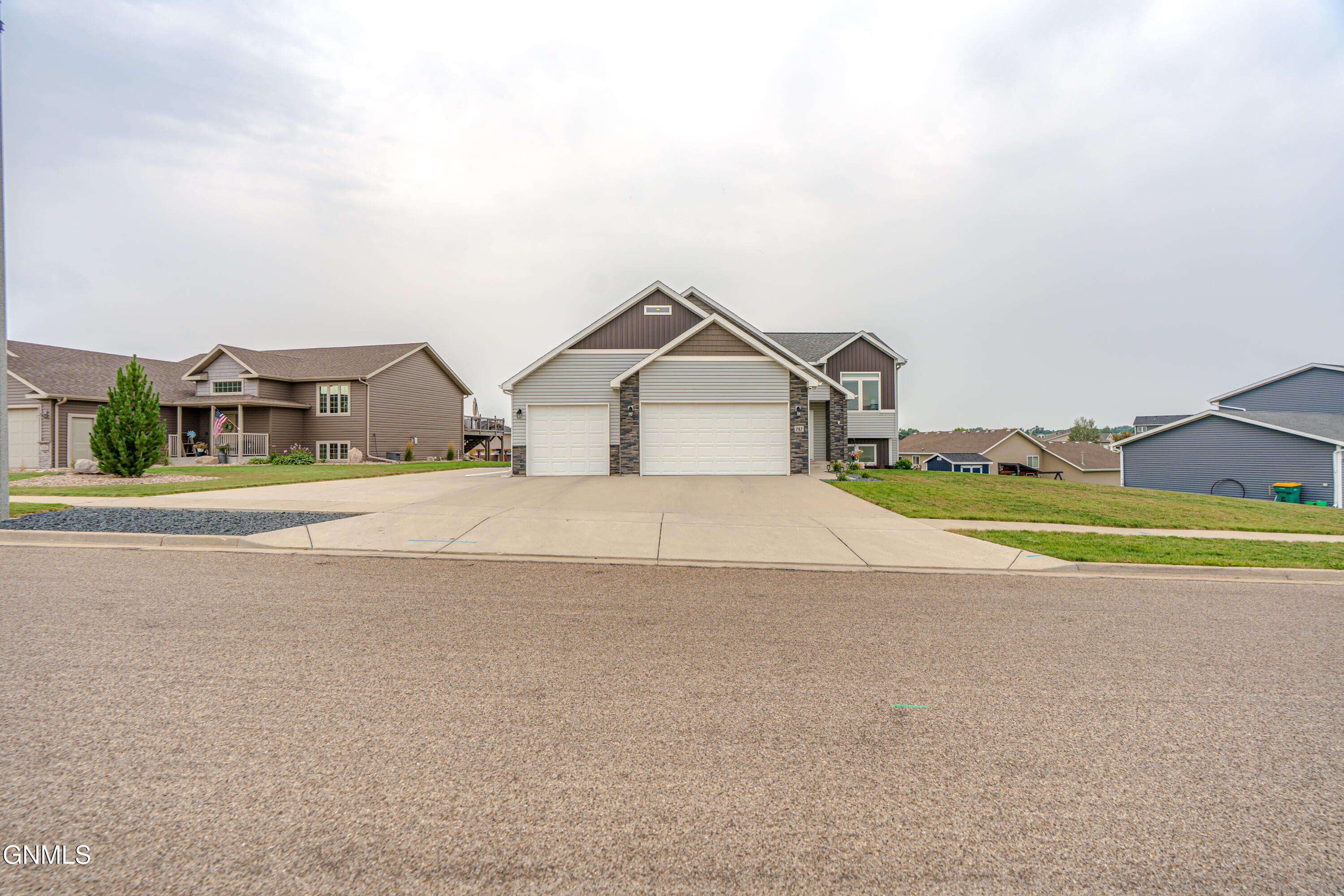 main property photo 81