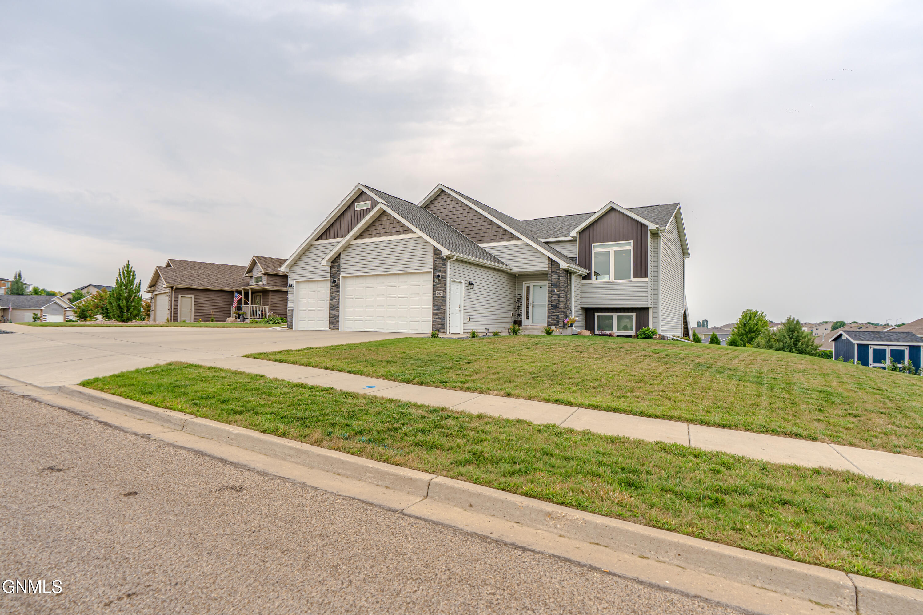 main property photo 83