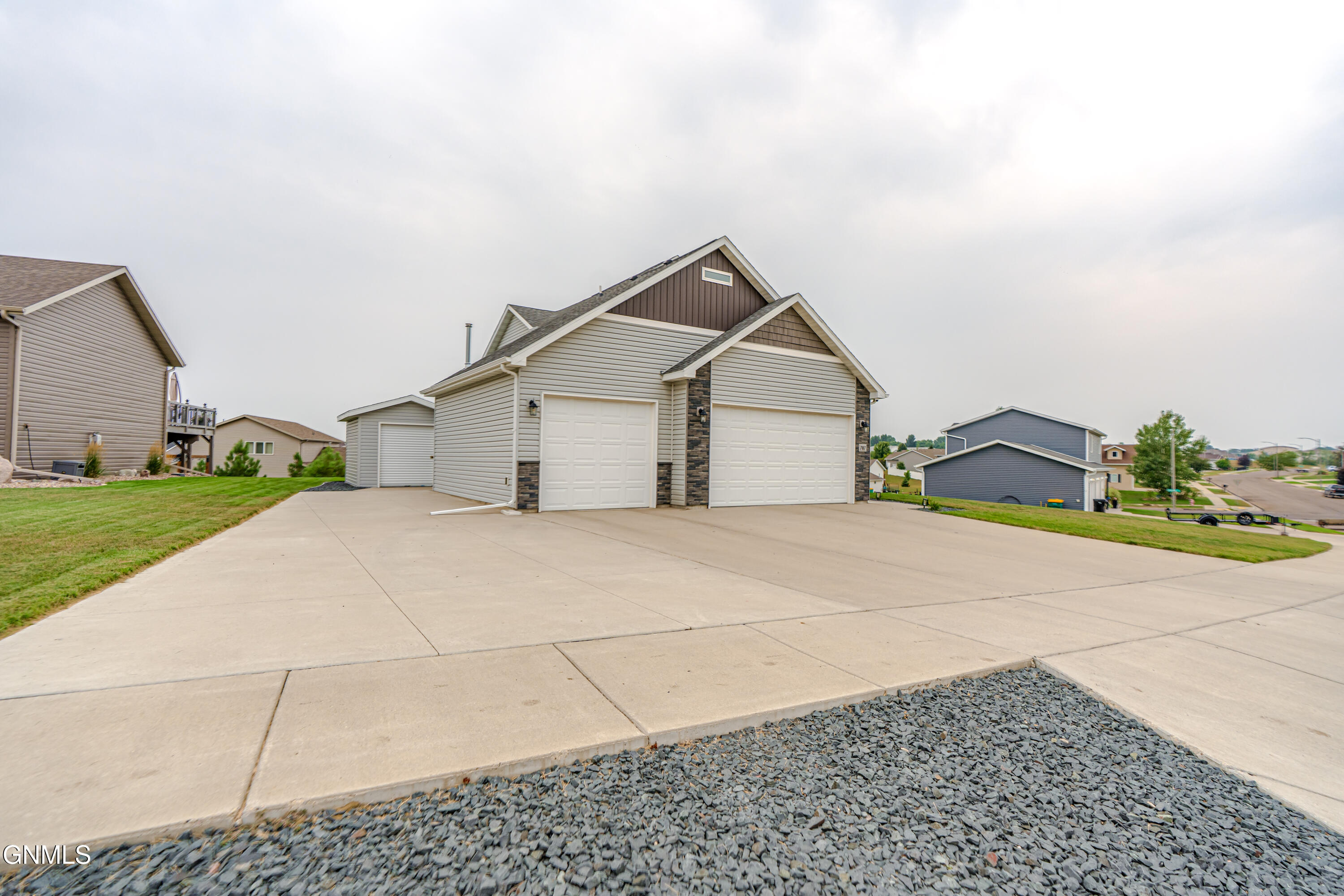 main property photo 84