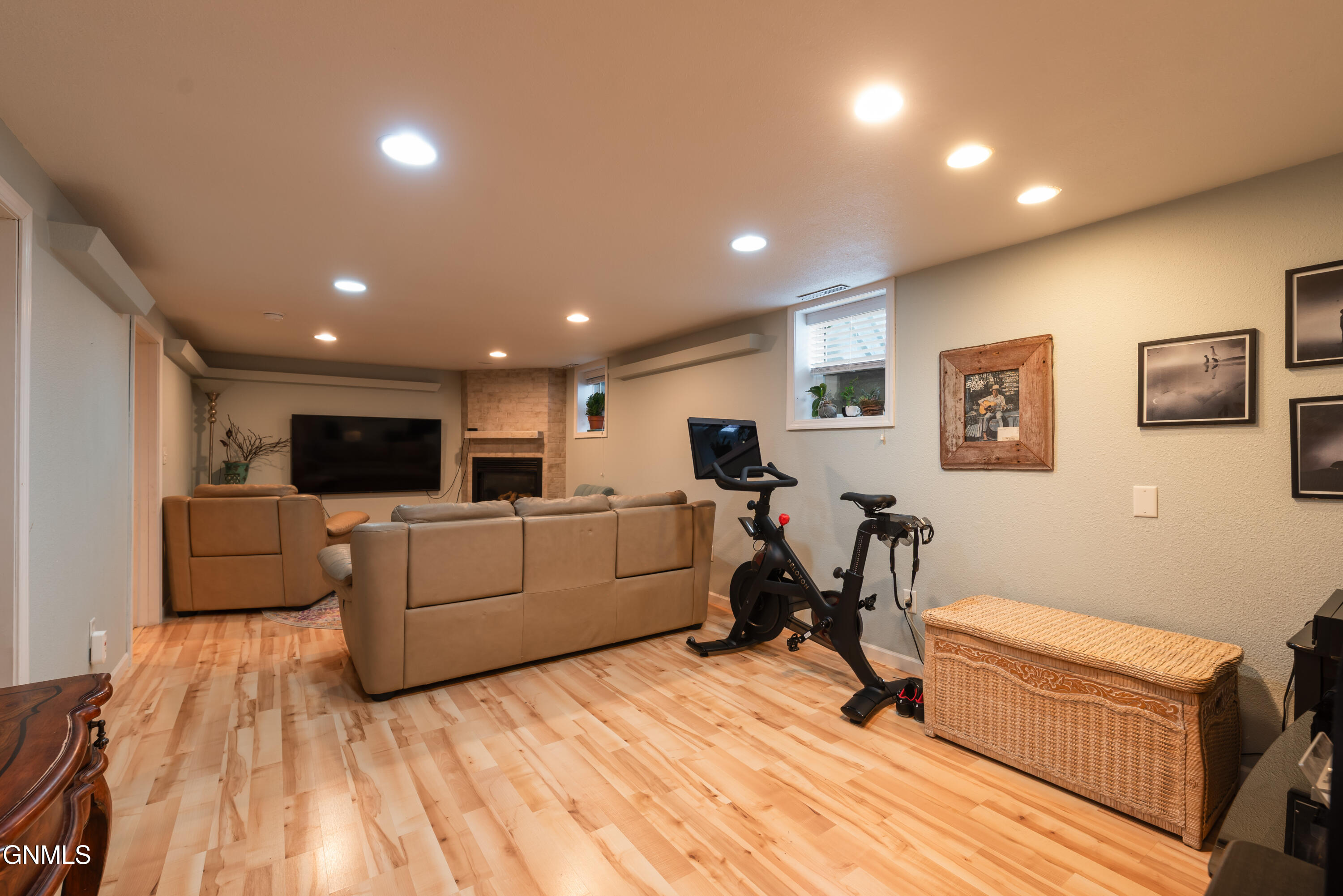 main property photo 19