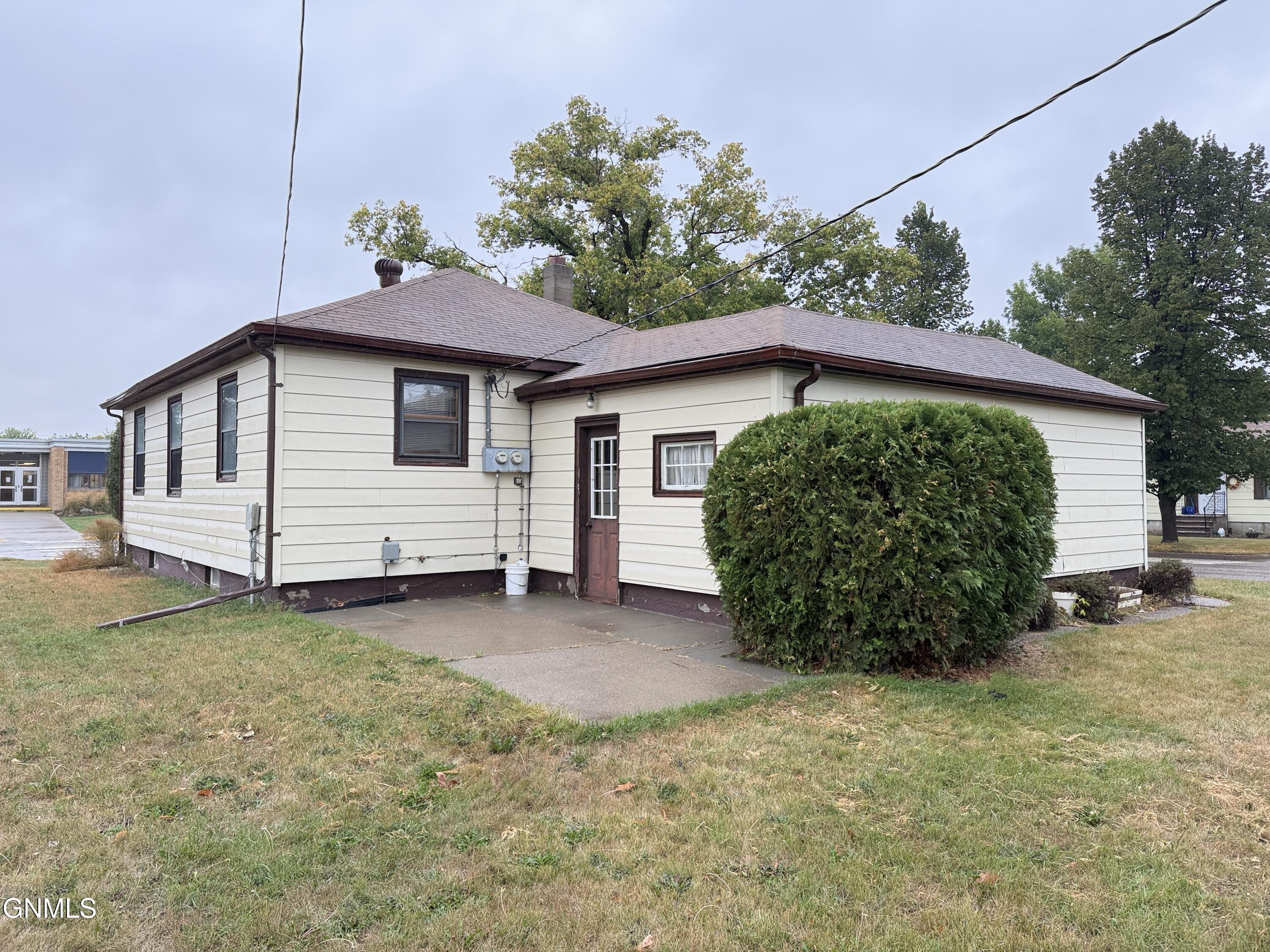 main property photo 4