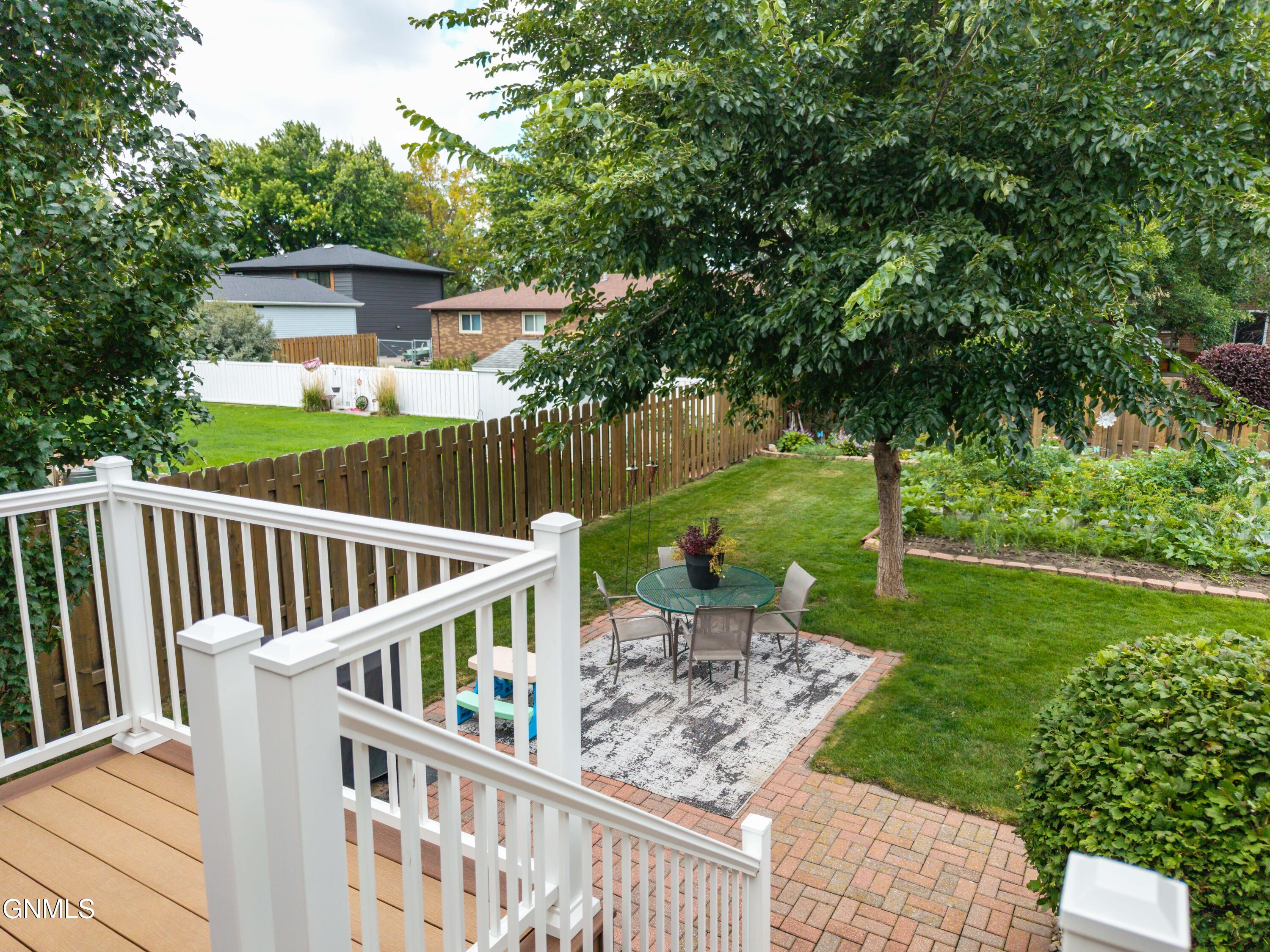 main property photo 22