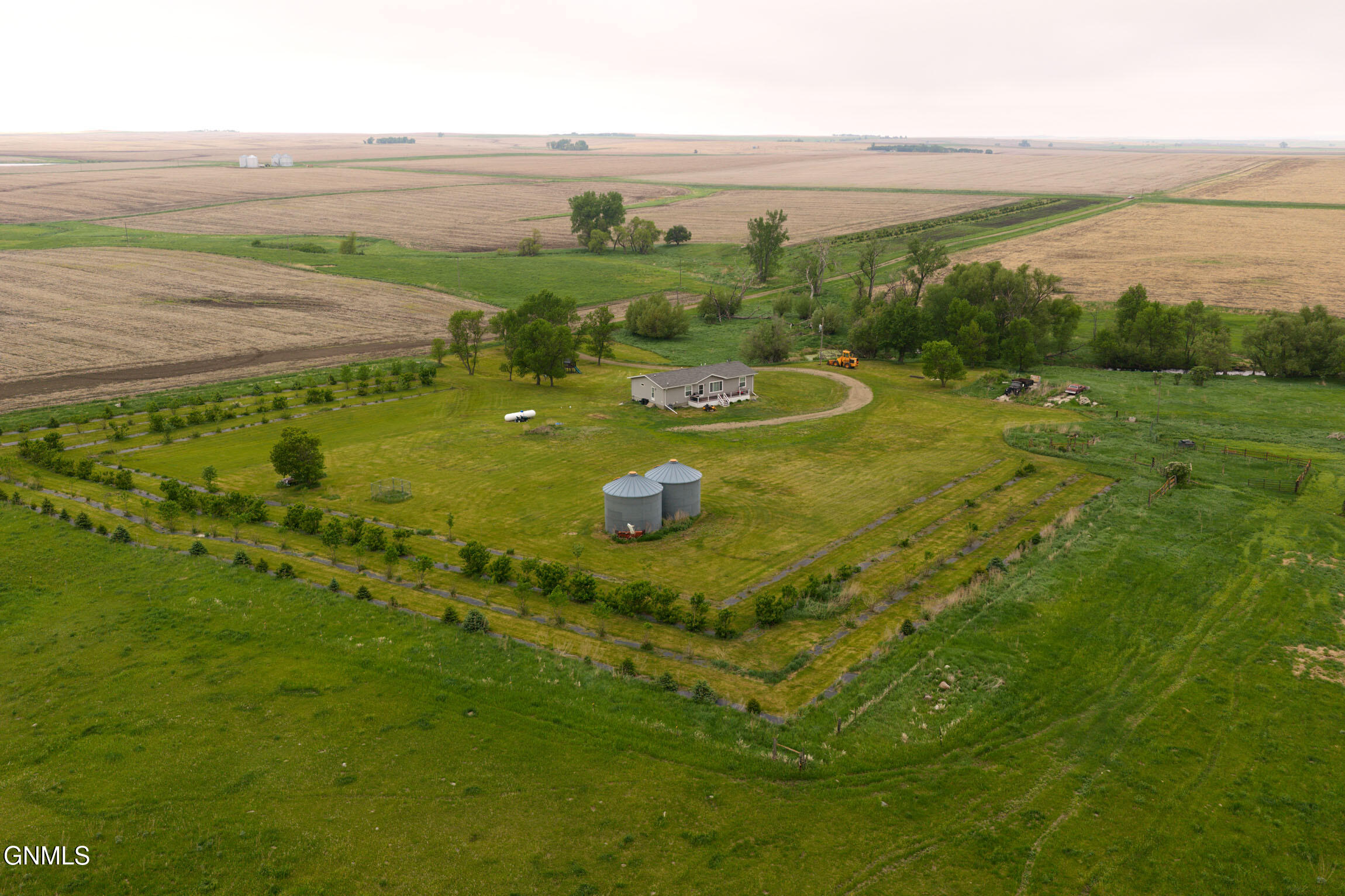main property photo 6