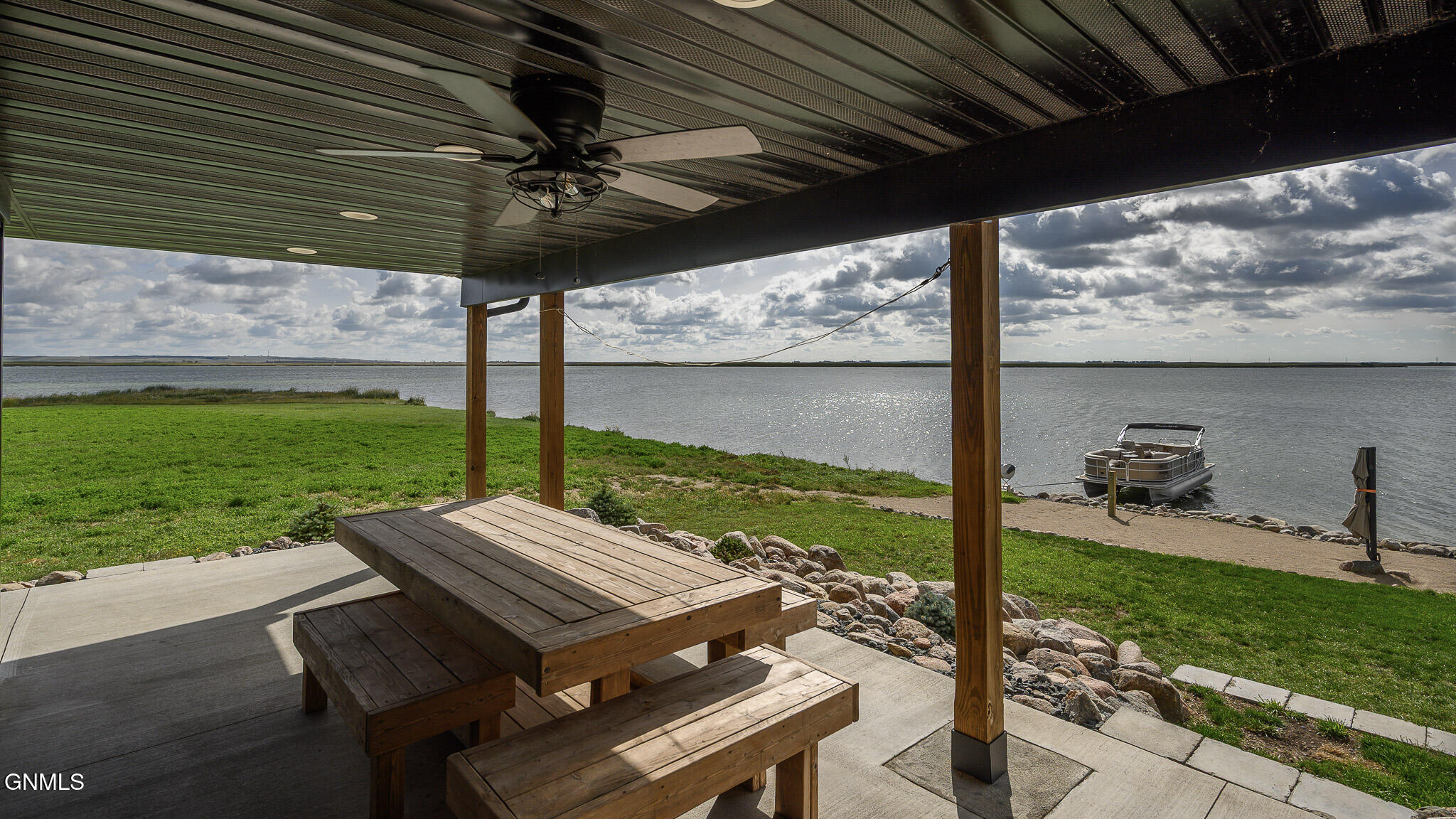 main property photo 34