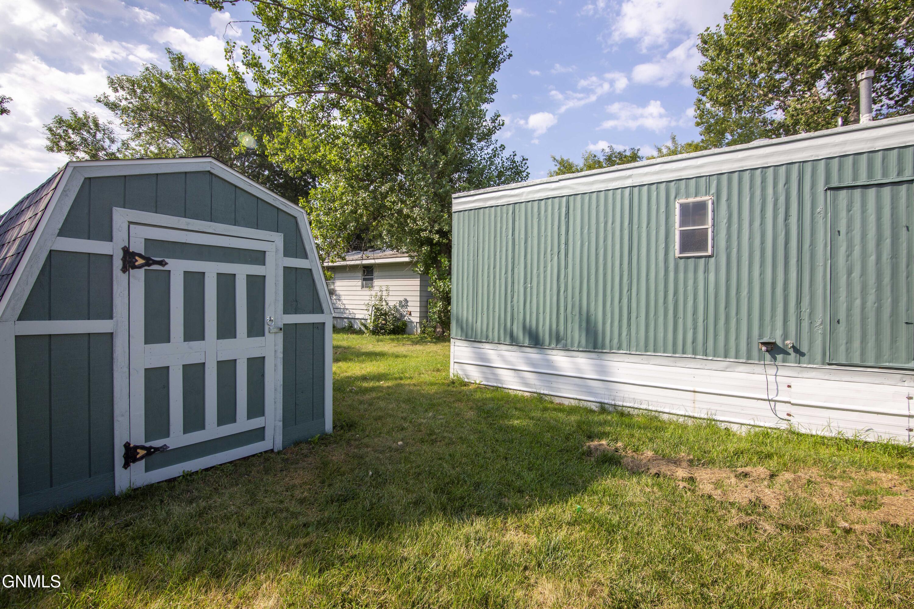 main property photo 12