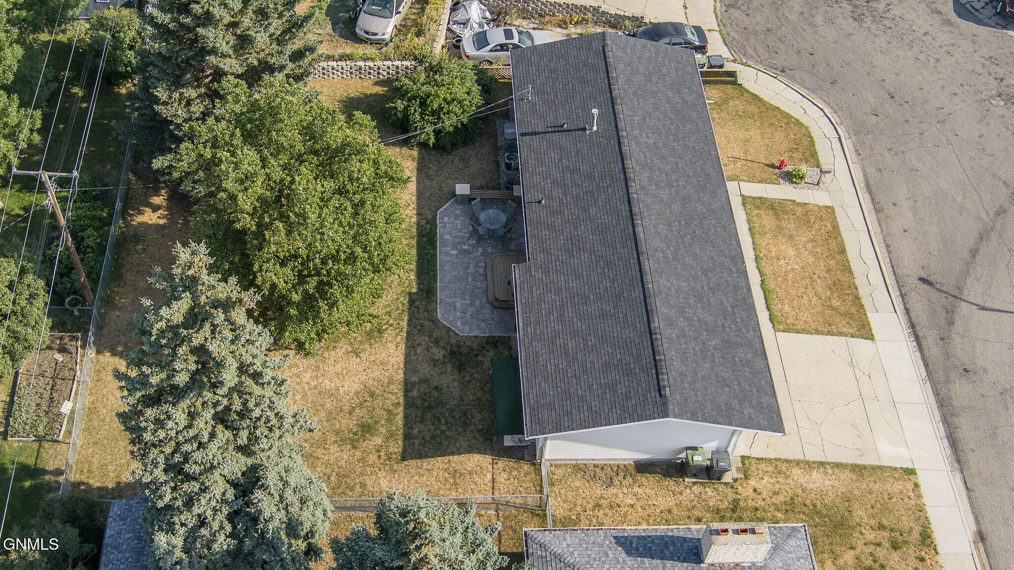 main property photo 40