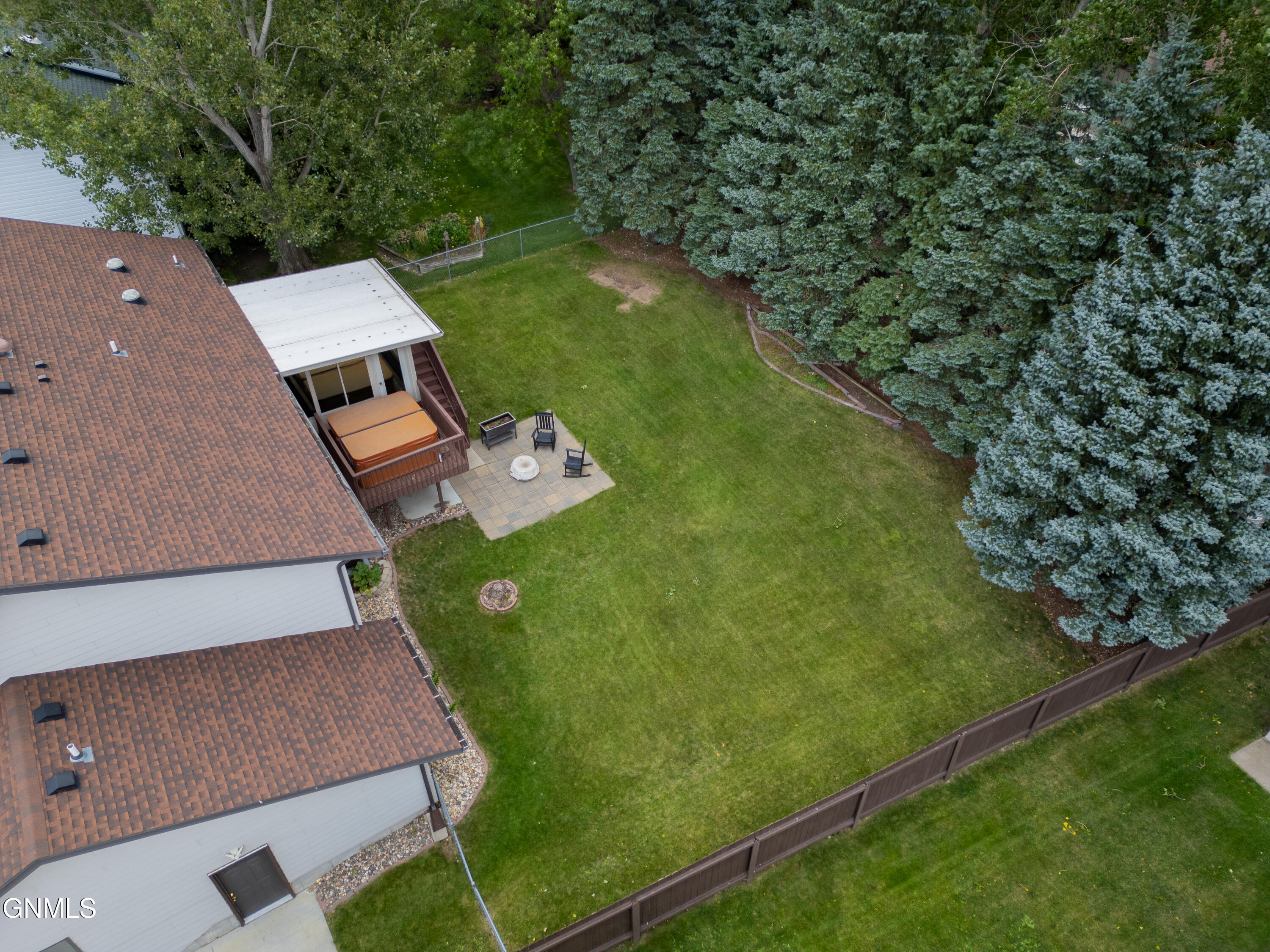 main property photo 78
