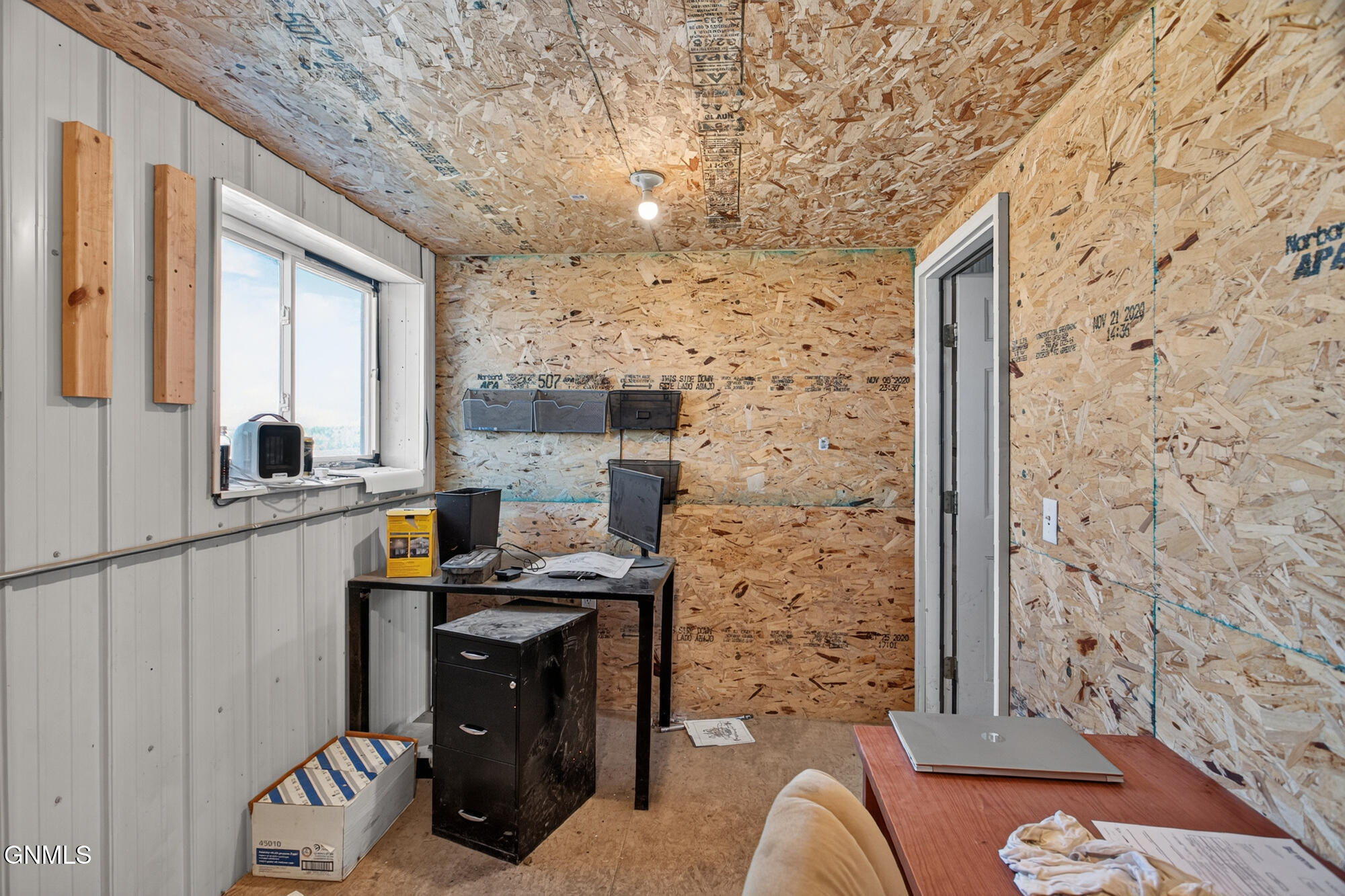 main property photo 16
