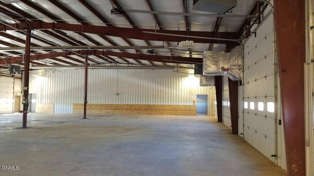 main property photo 11