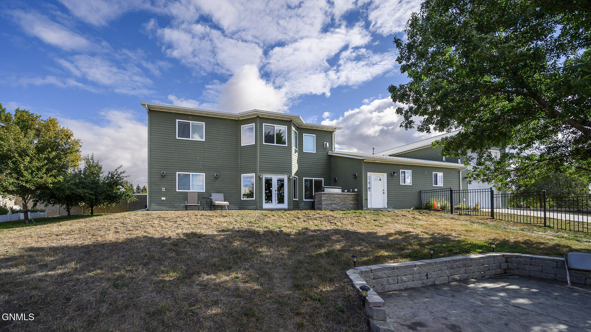 main property photo 50