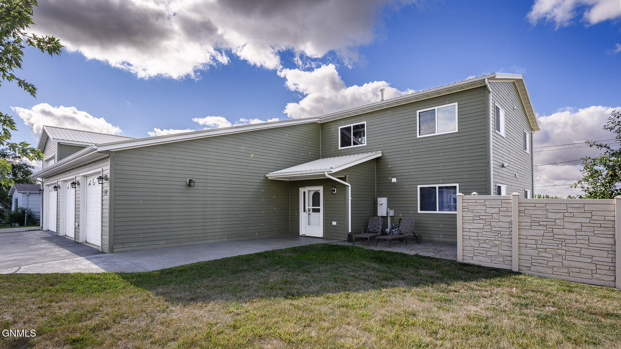 main property photo 56