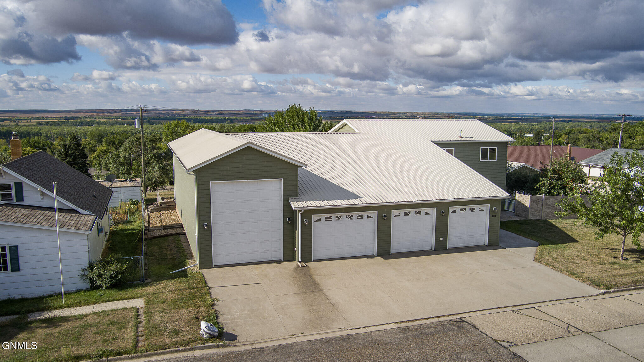 main property photo 57