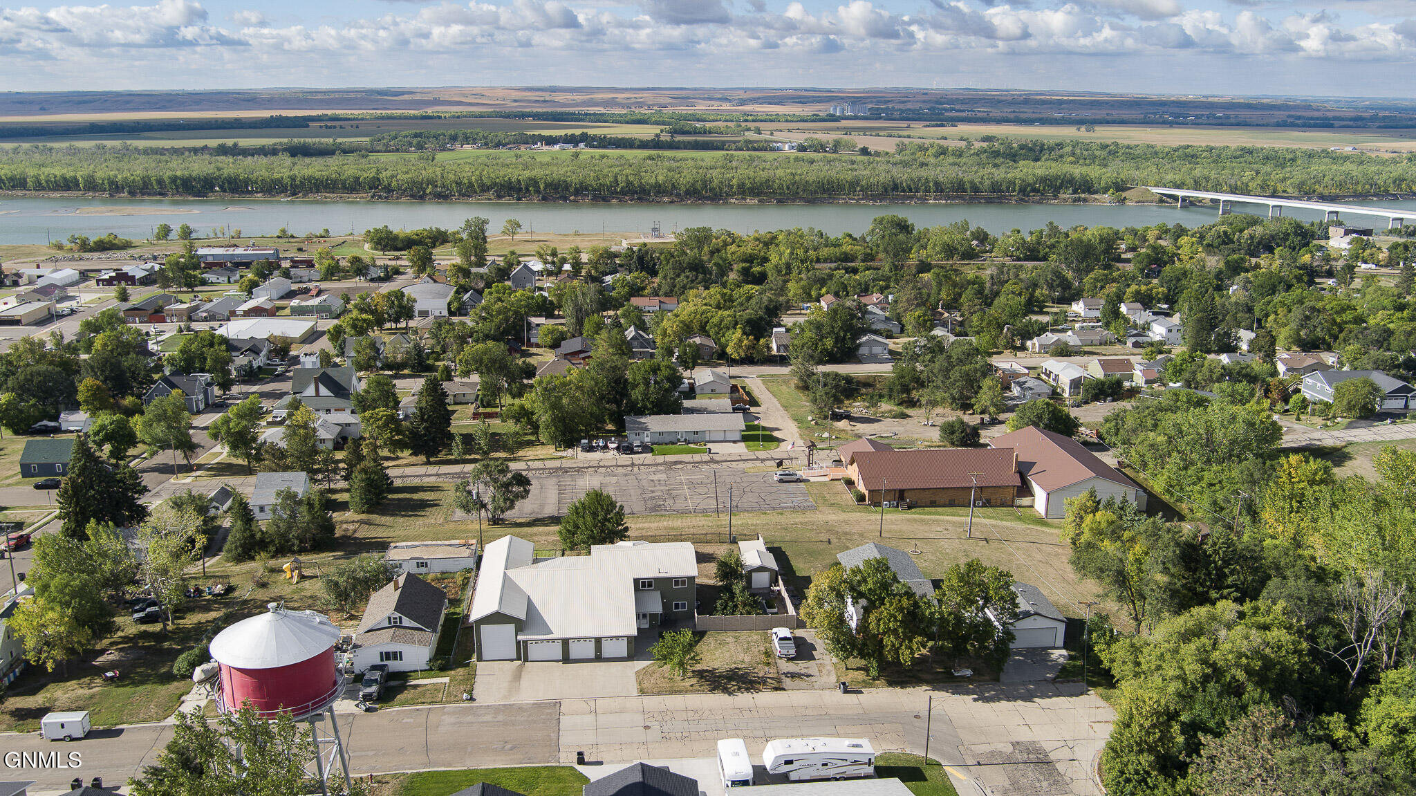 main property photo 68