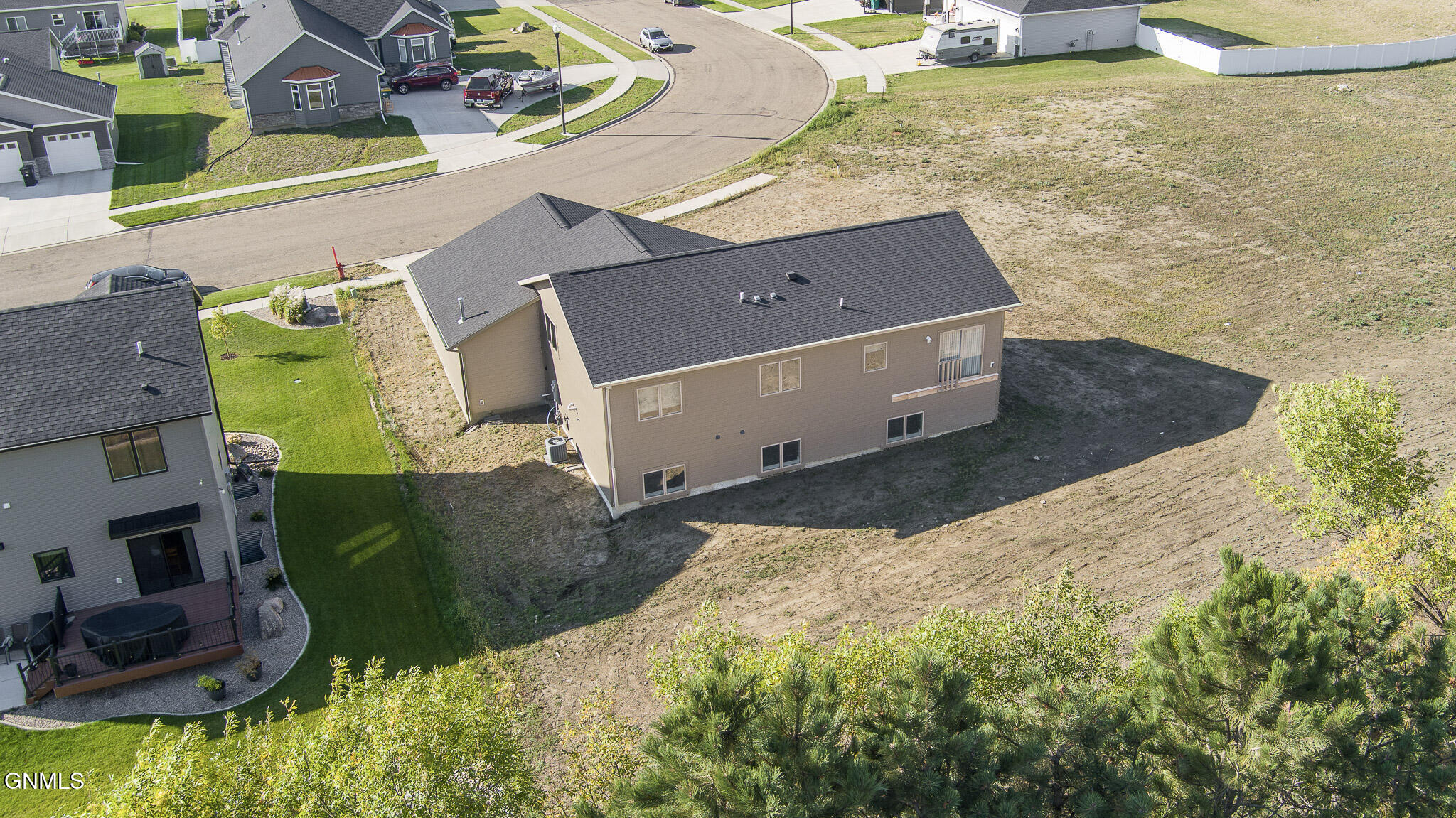 main property photo 36