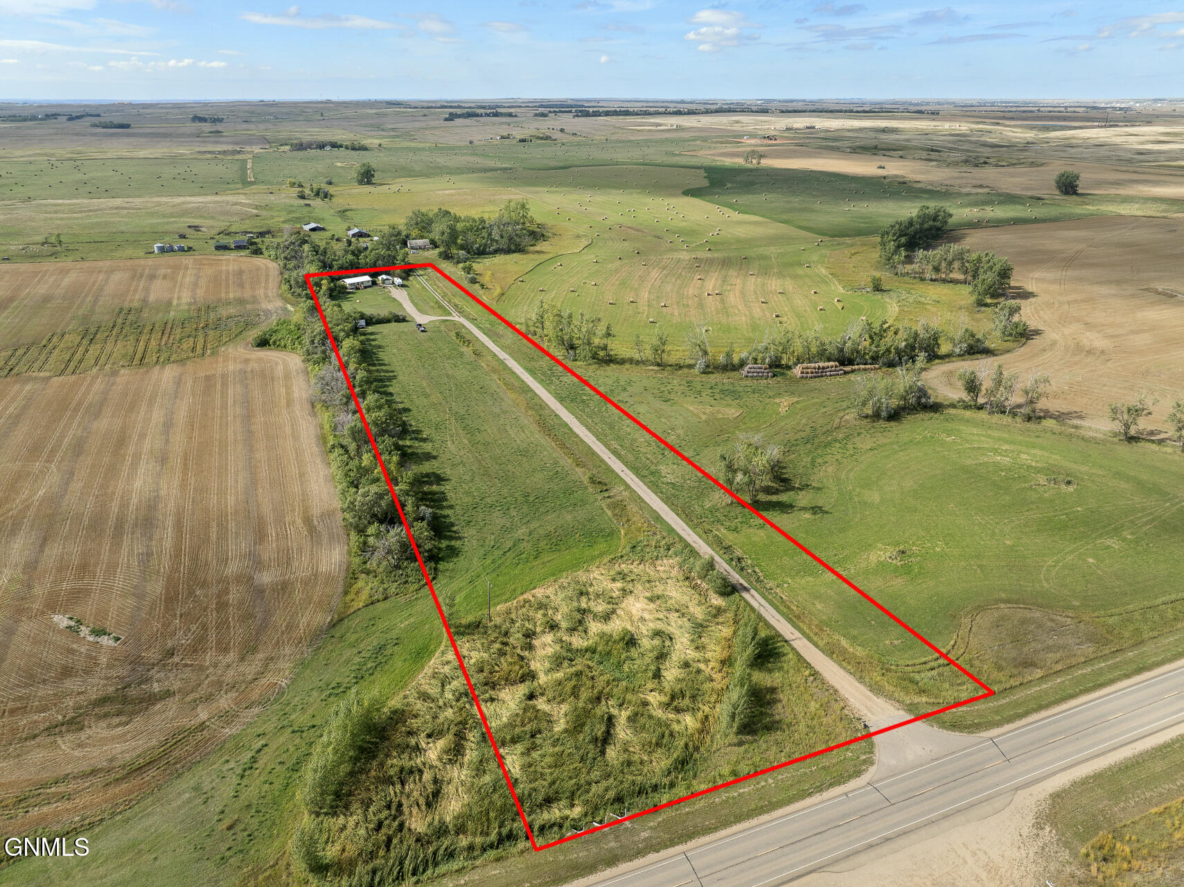 main property photo 19