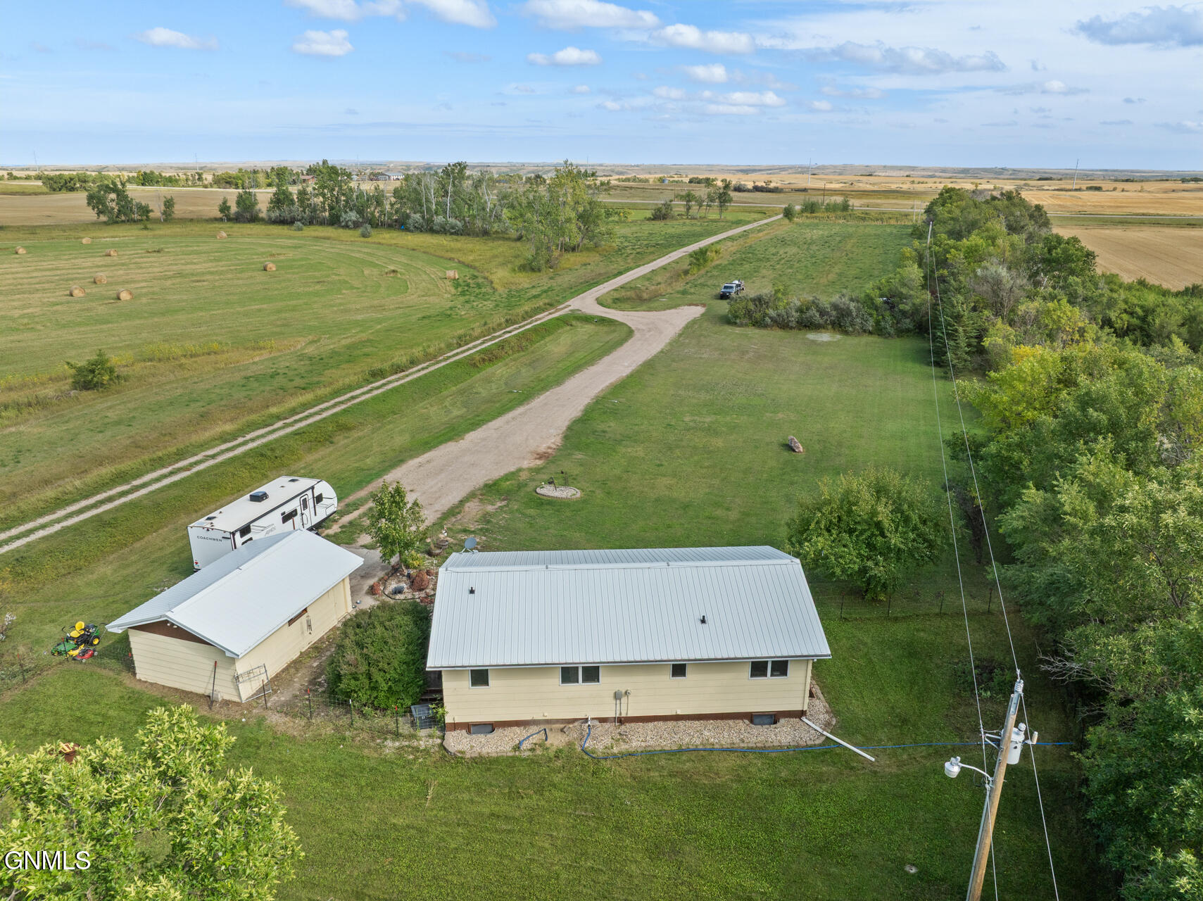 main property photo 9