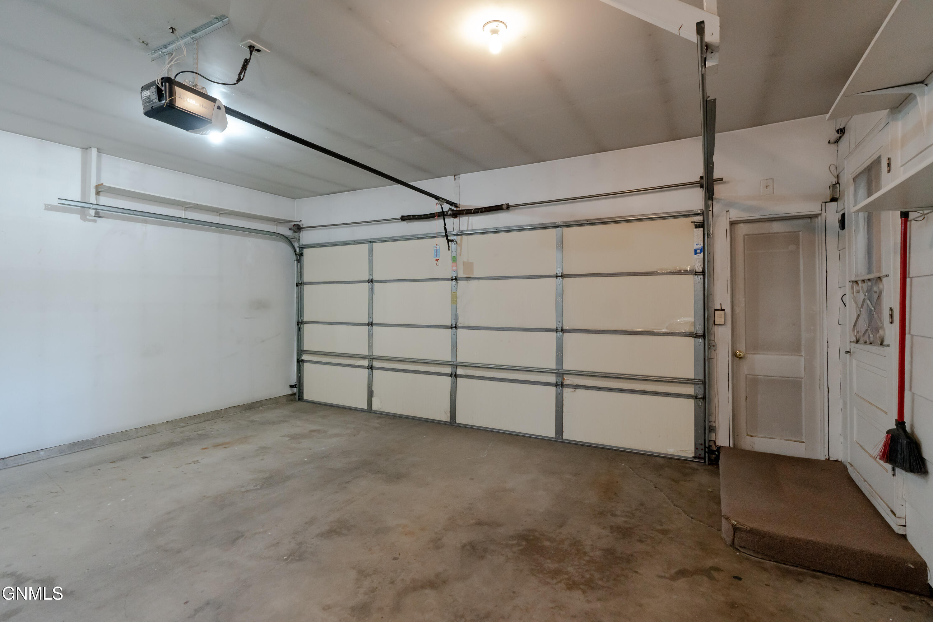 main property photo 50