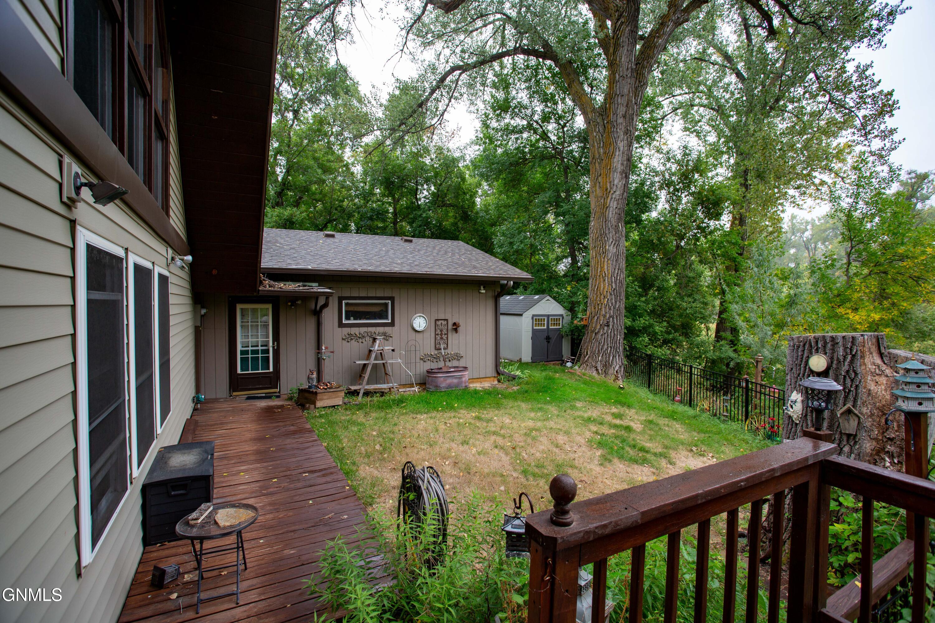 main property photo 23
