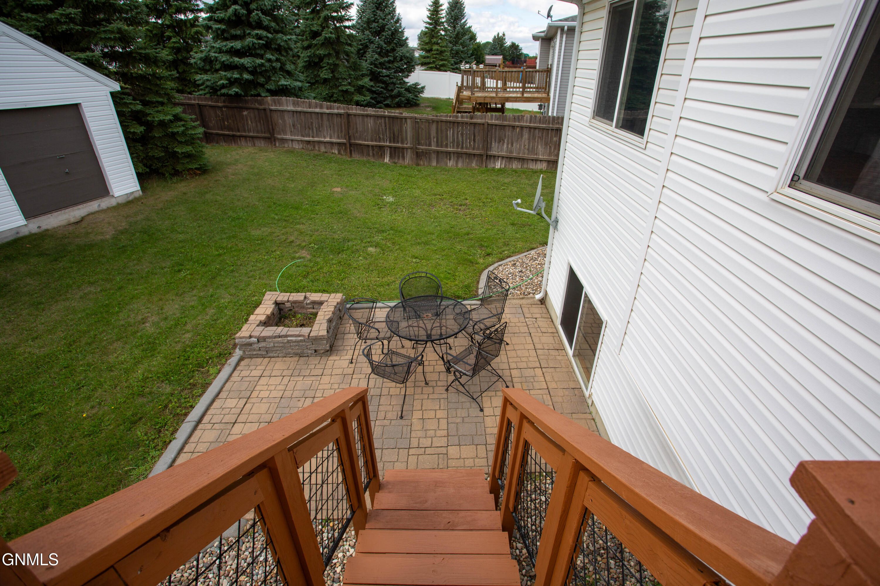 main property photo 34