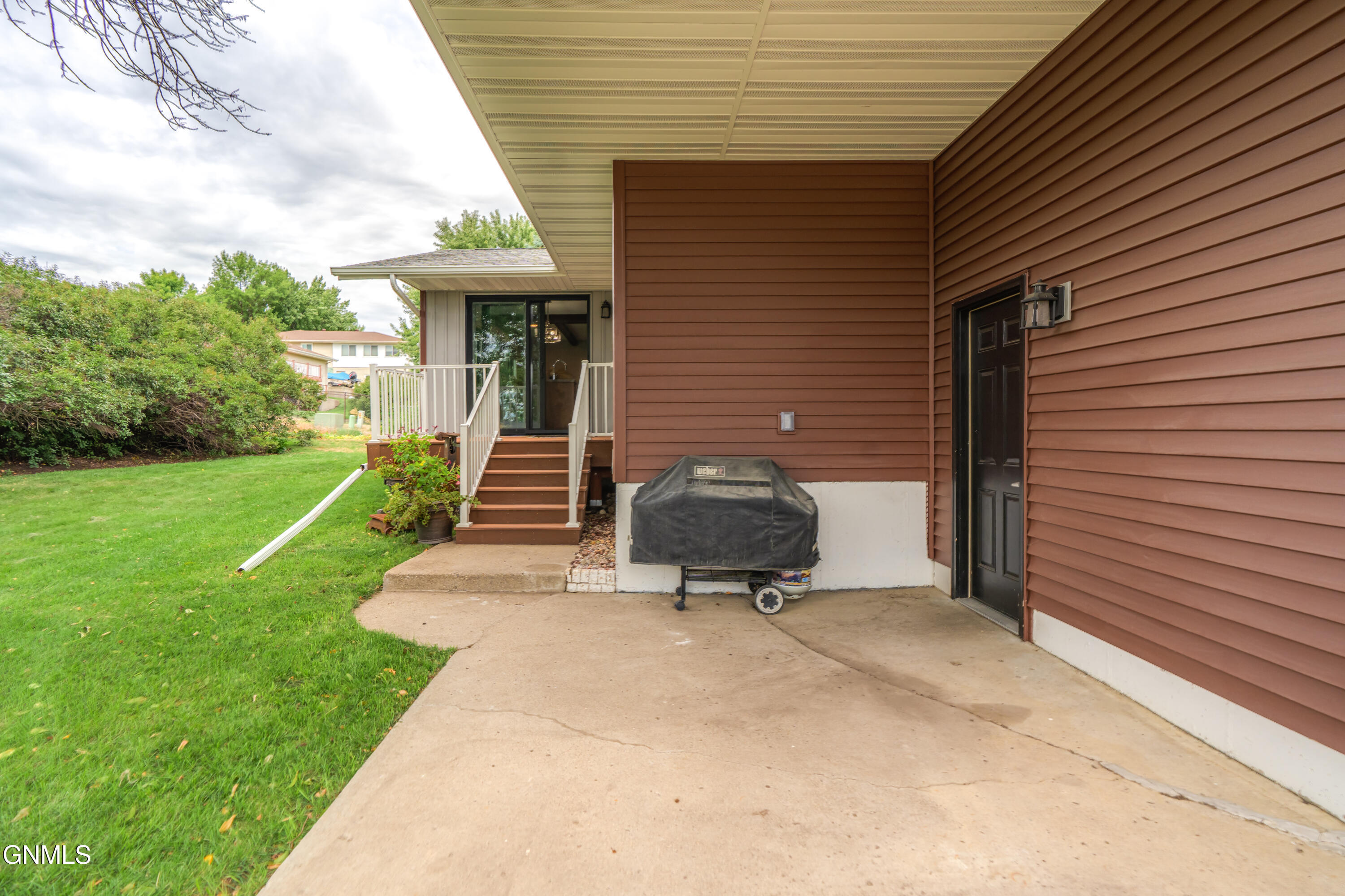 main property photo 67
