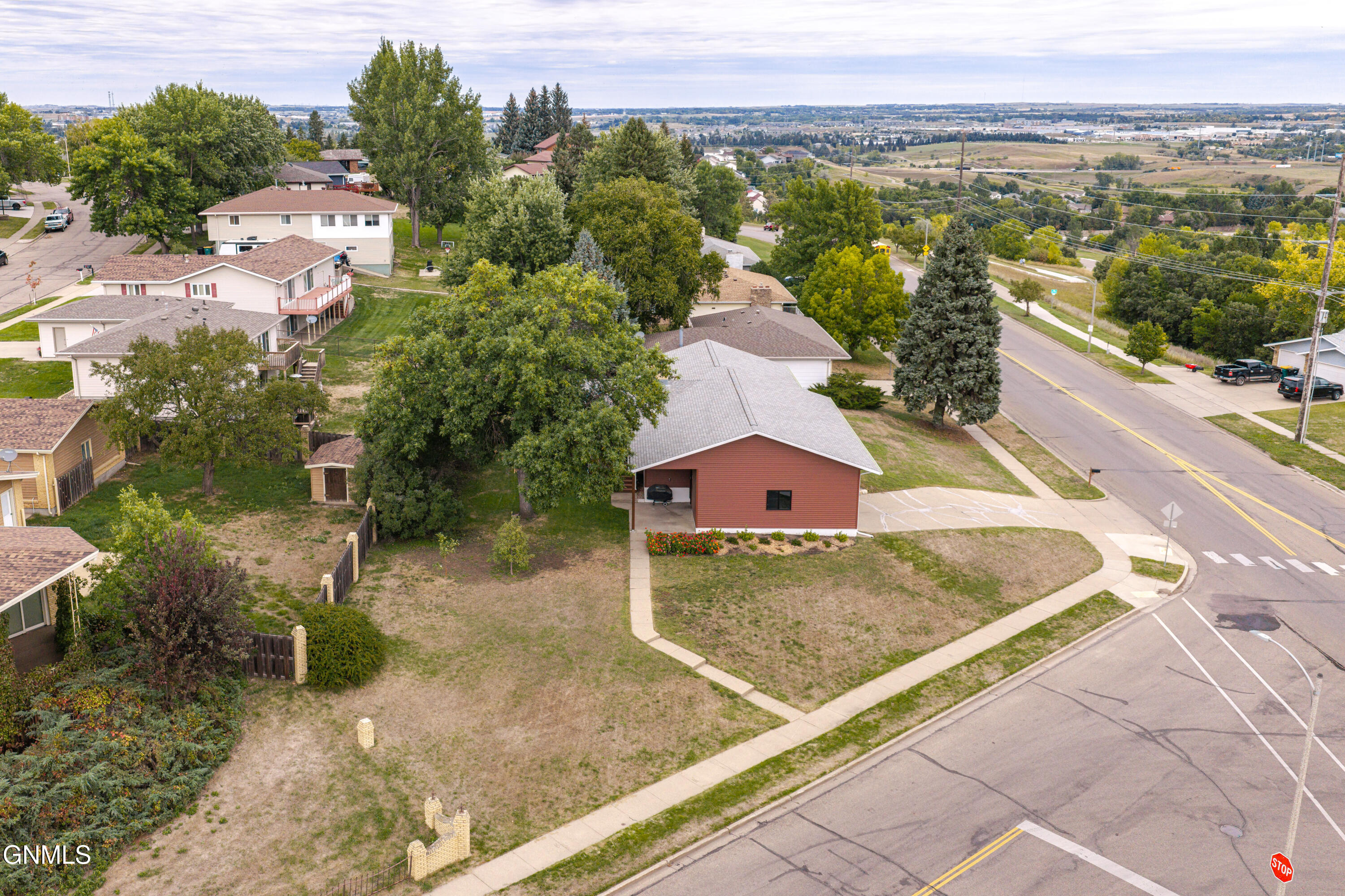 main property photo 75