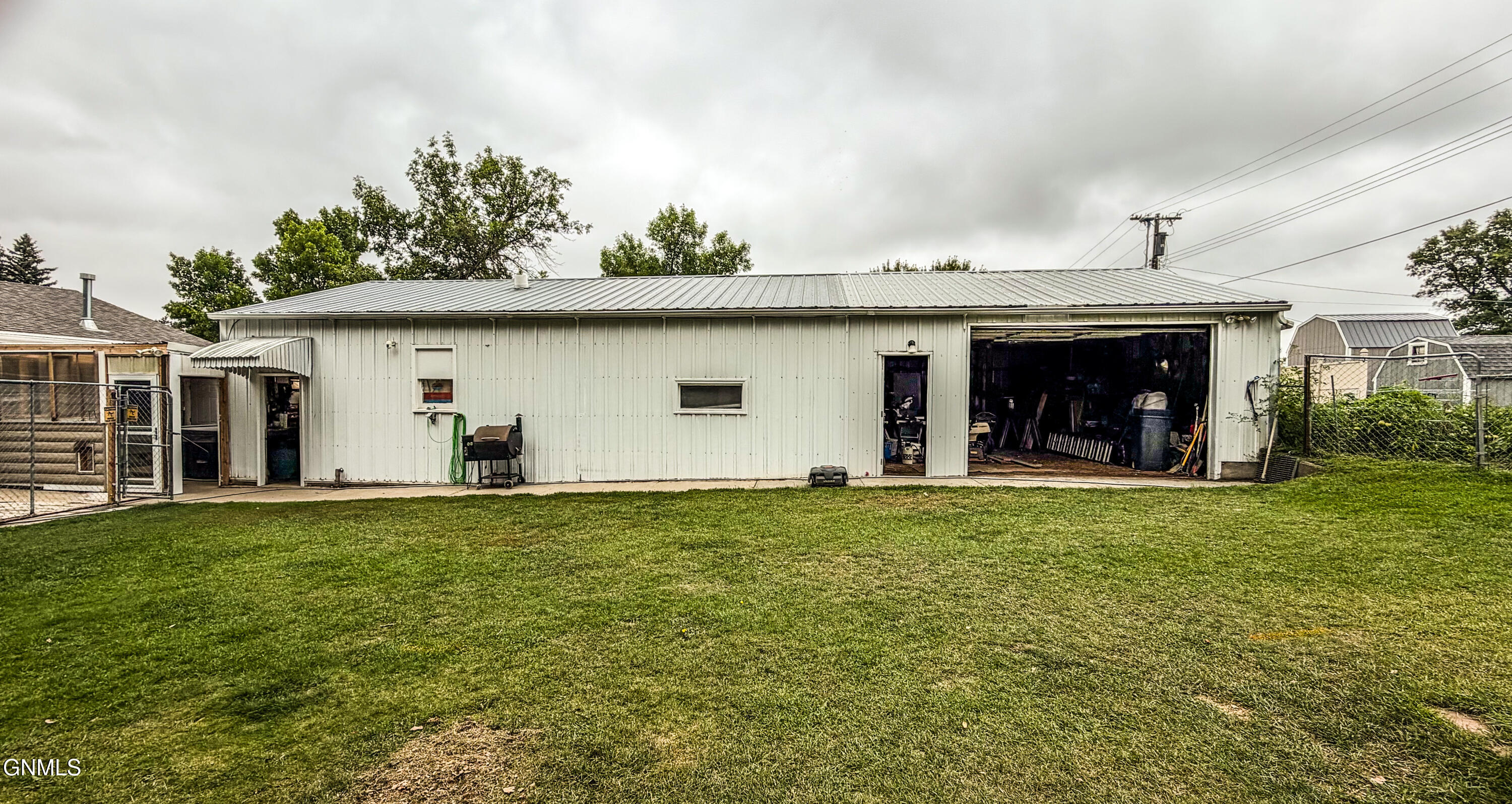 main property photo 47