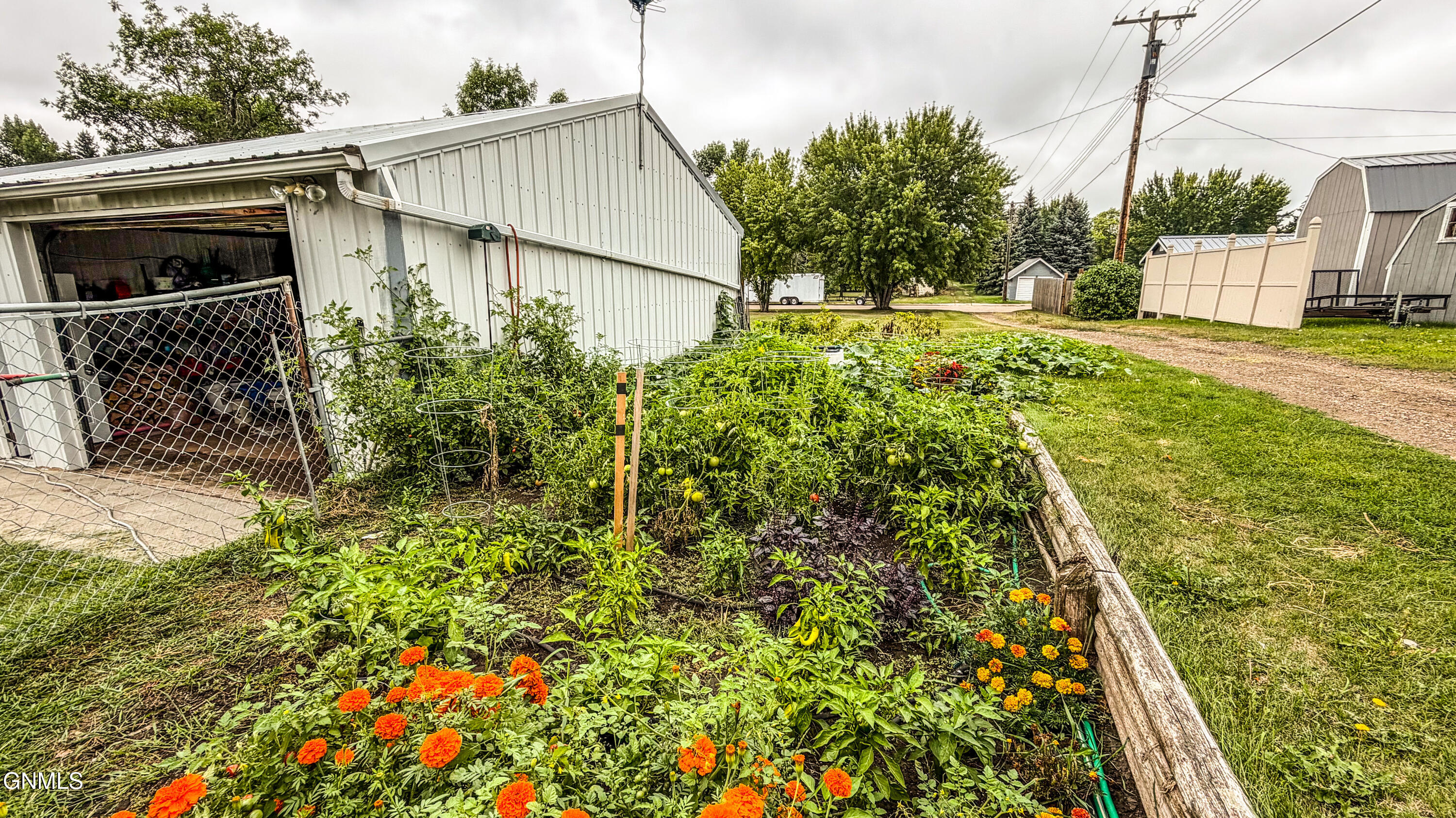 main property photo 49