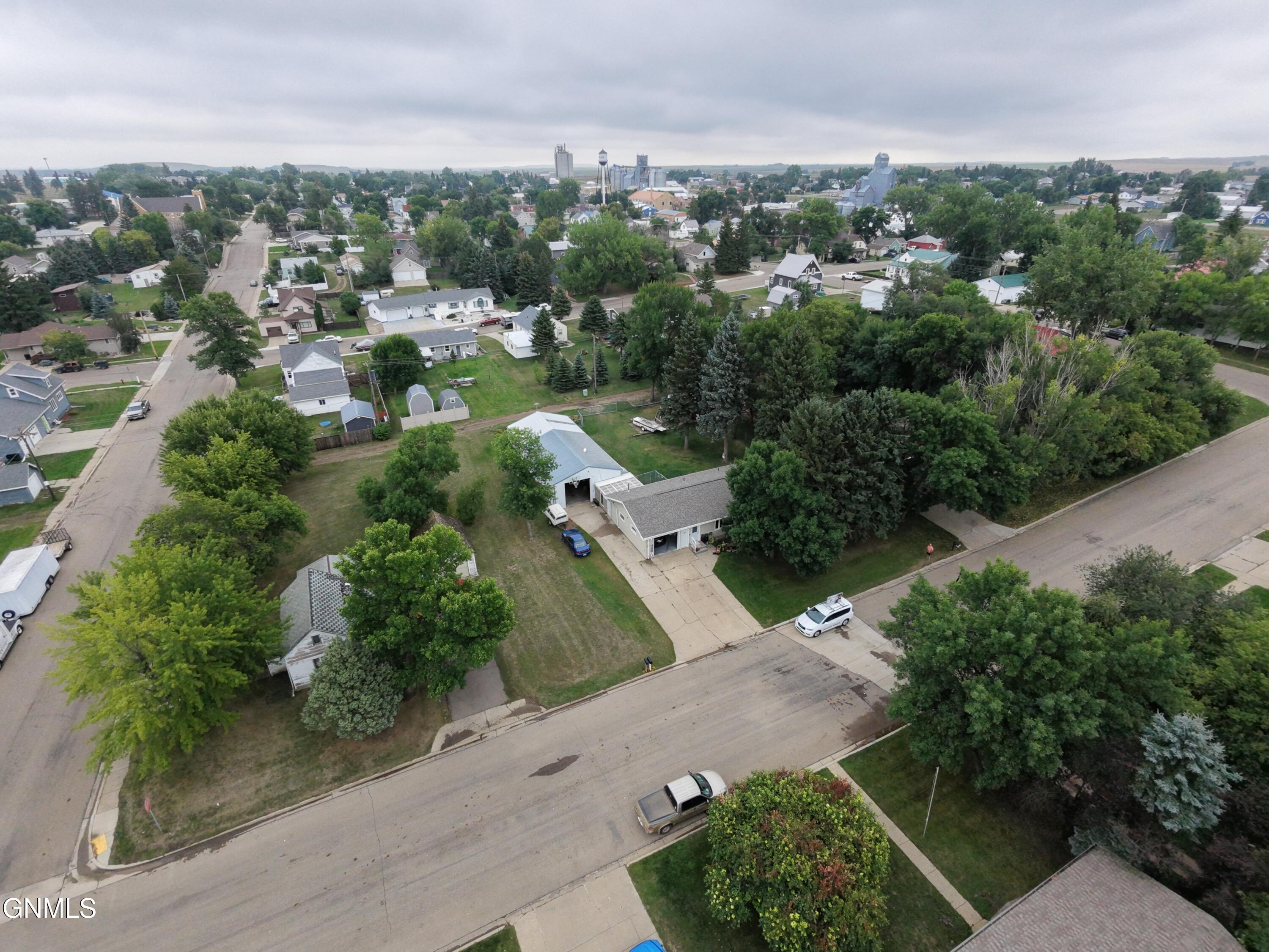 main property photo 59
