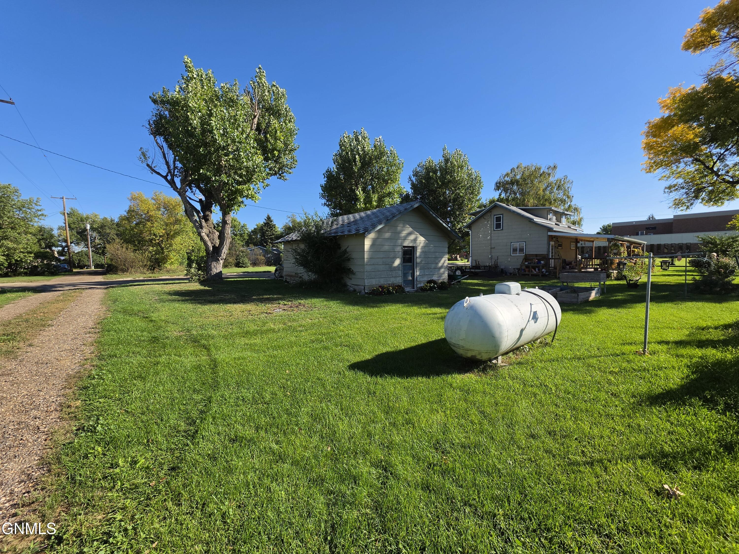 main property photo 15